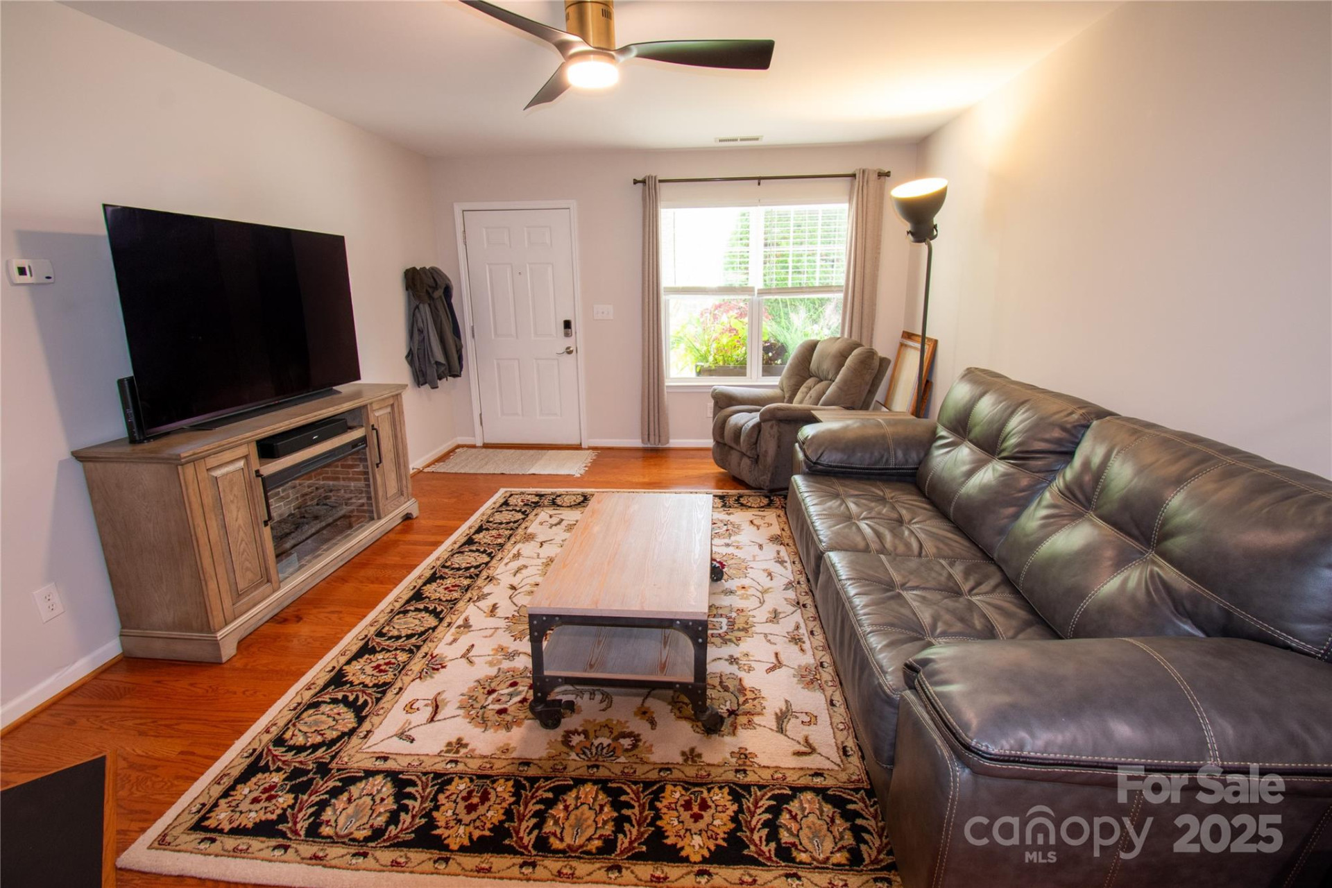 19 Singleton Lane - Photo 4