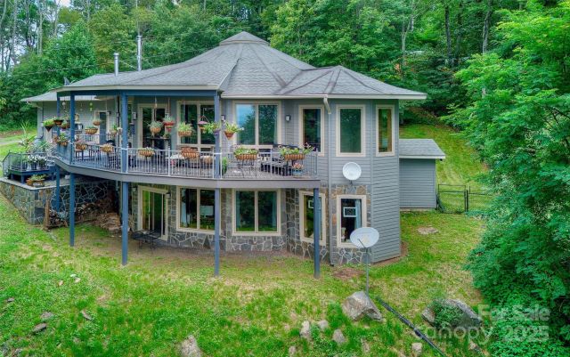 1024 Arrowhead Ridge Road, Spruce Pine, NC, 28777
