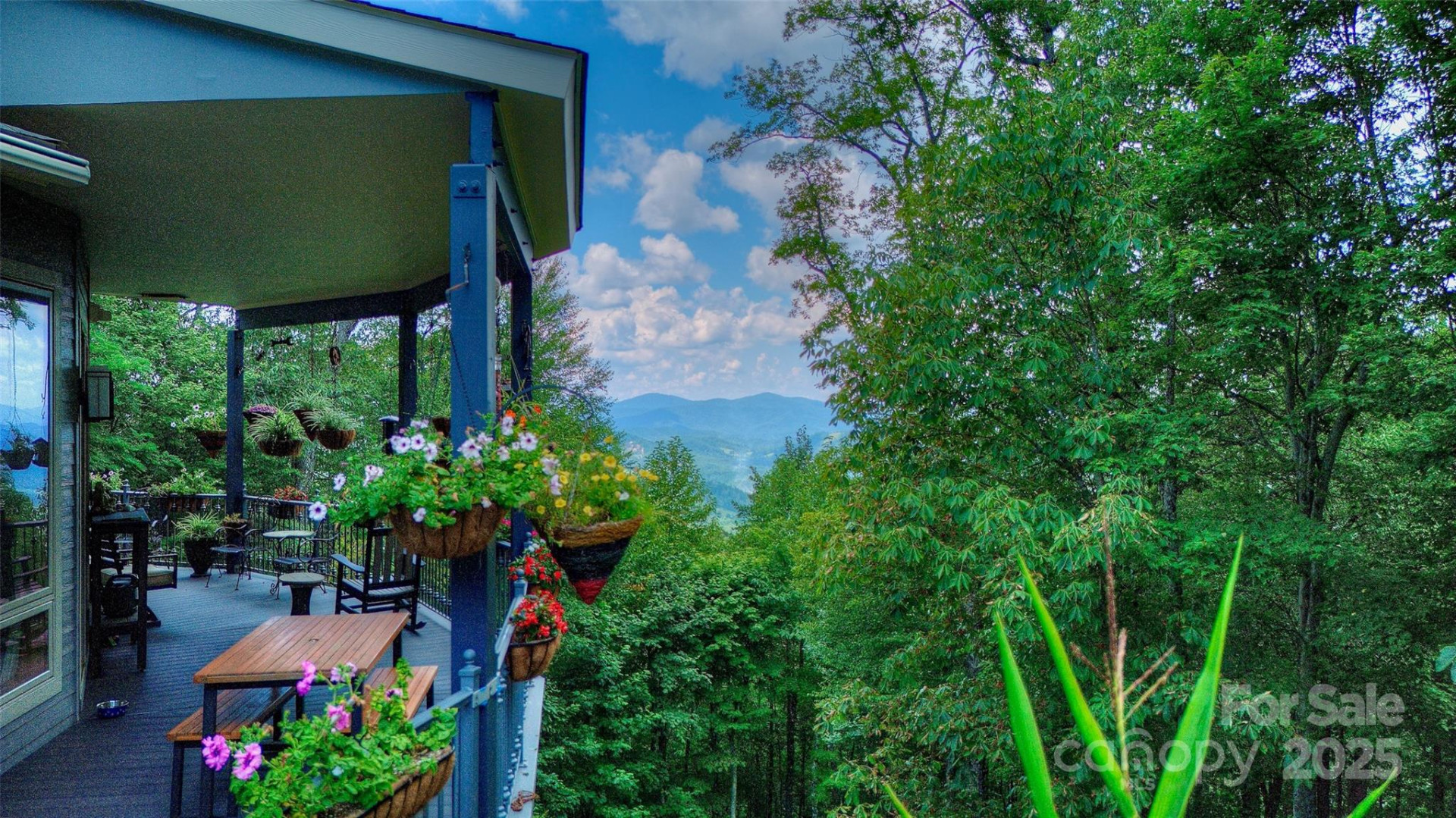 1024 Arrowhead Ridge Road - Photo 2