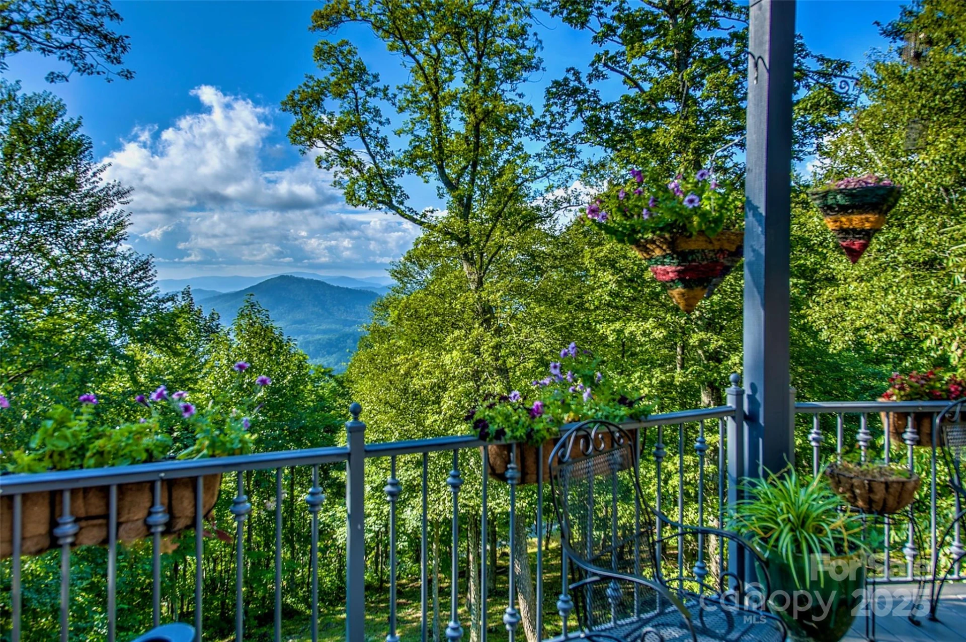 1024 Arrowhead Ridge Road - Photo 4