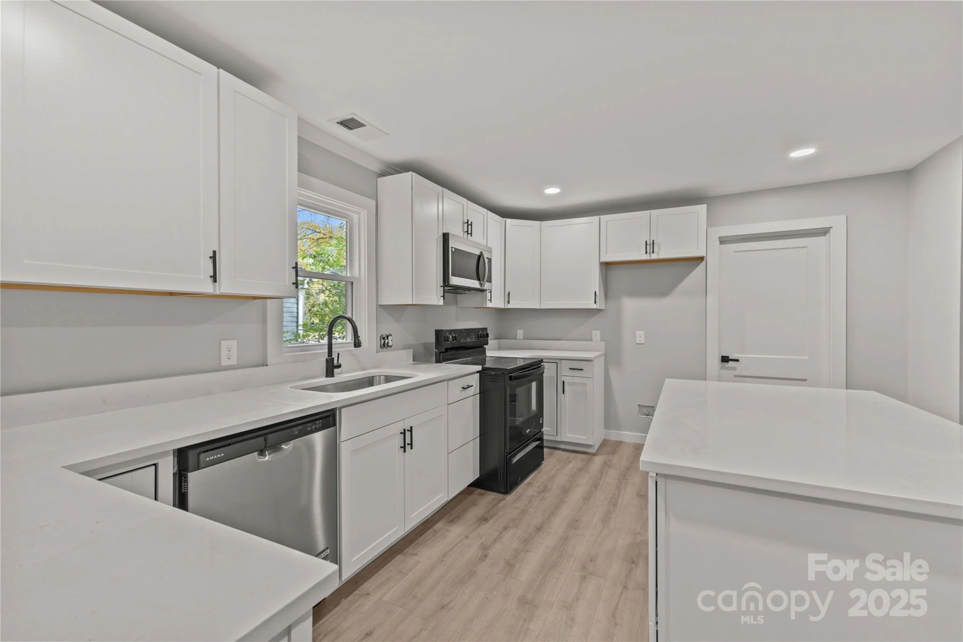 816 Miller Street - Photo 5