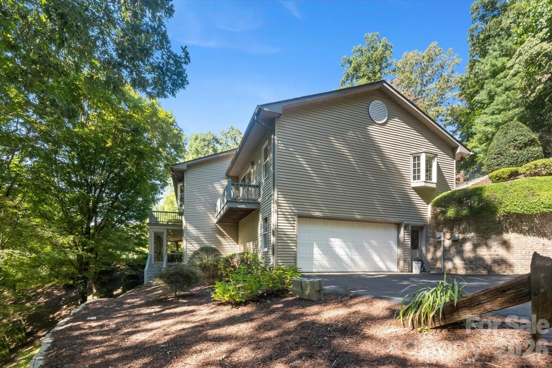 2240 Cumming Woods Lane