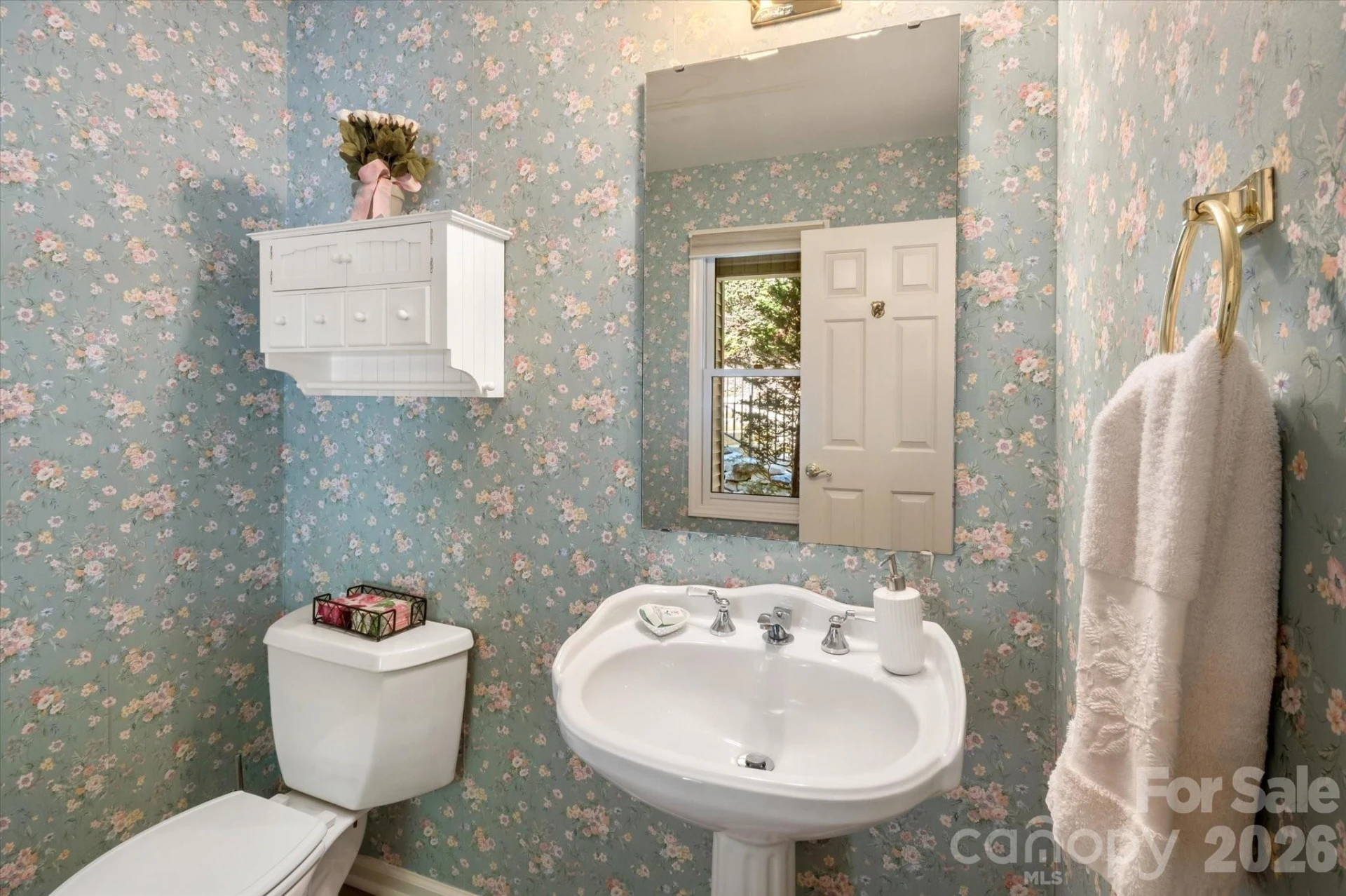 2240 Cumming Woods Lane - Photo 14