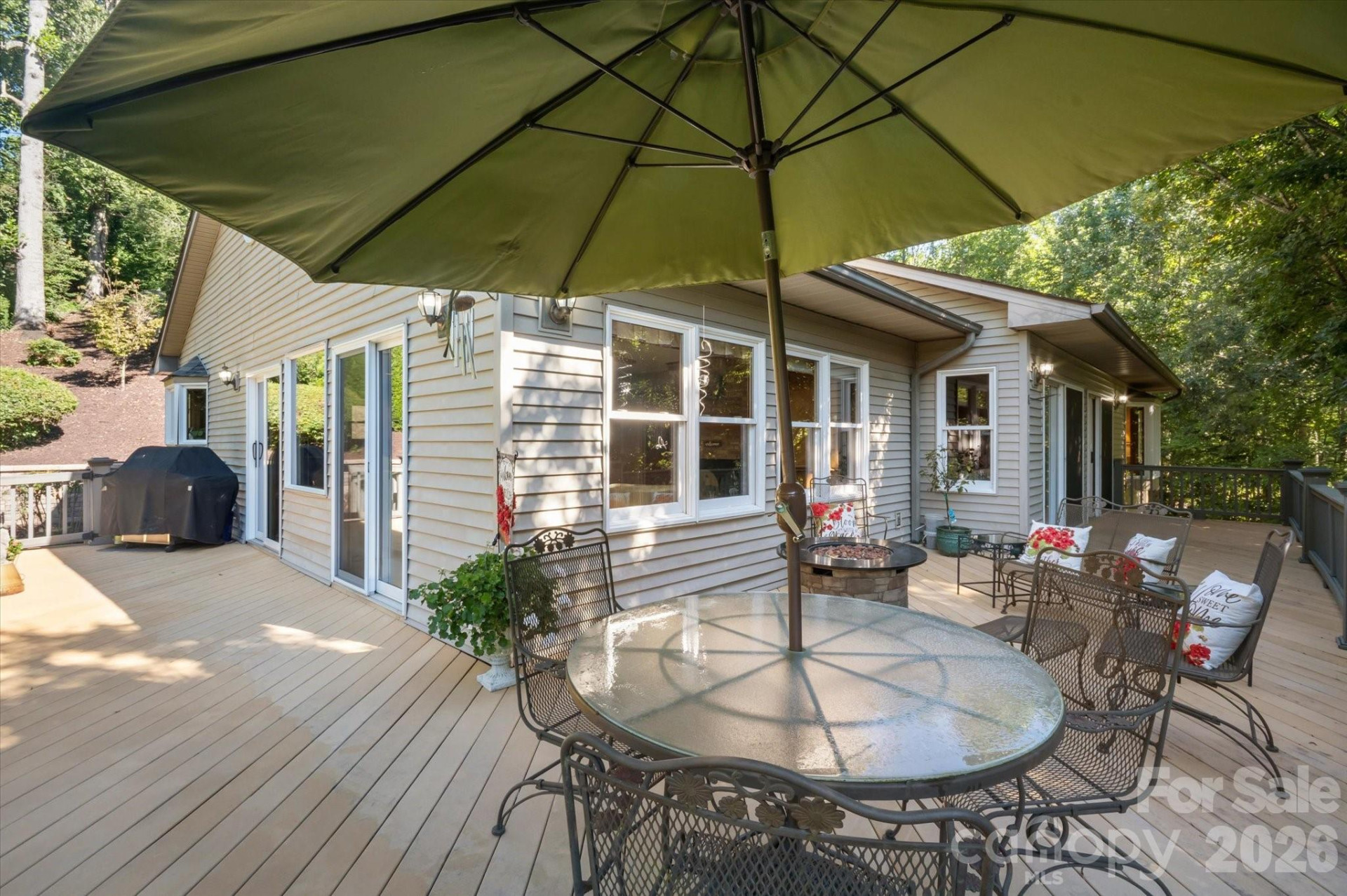 2240 Cumming Woods Lane - Photo 32