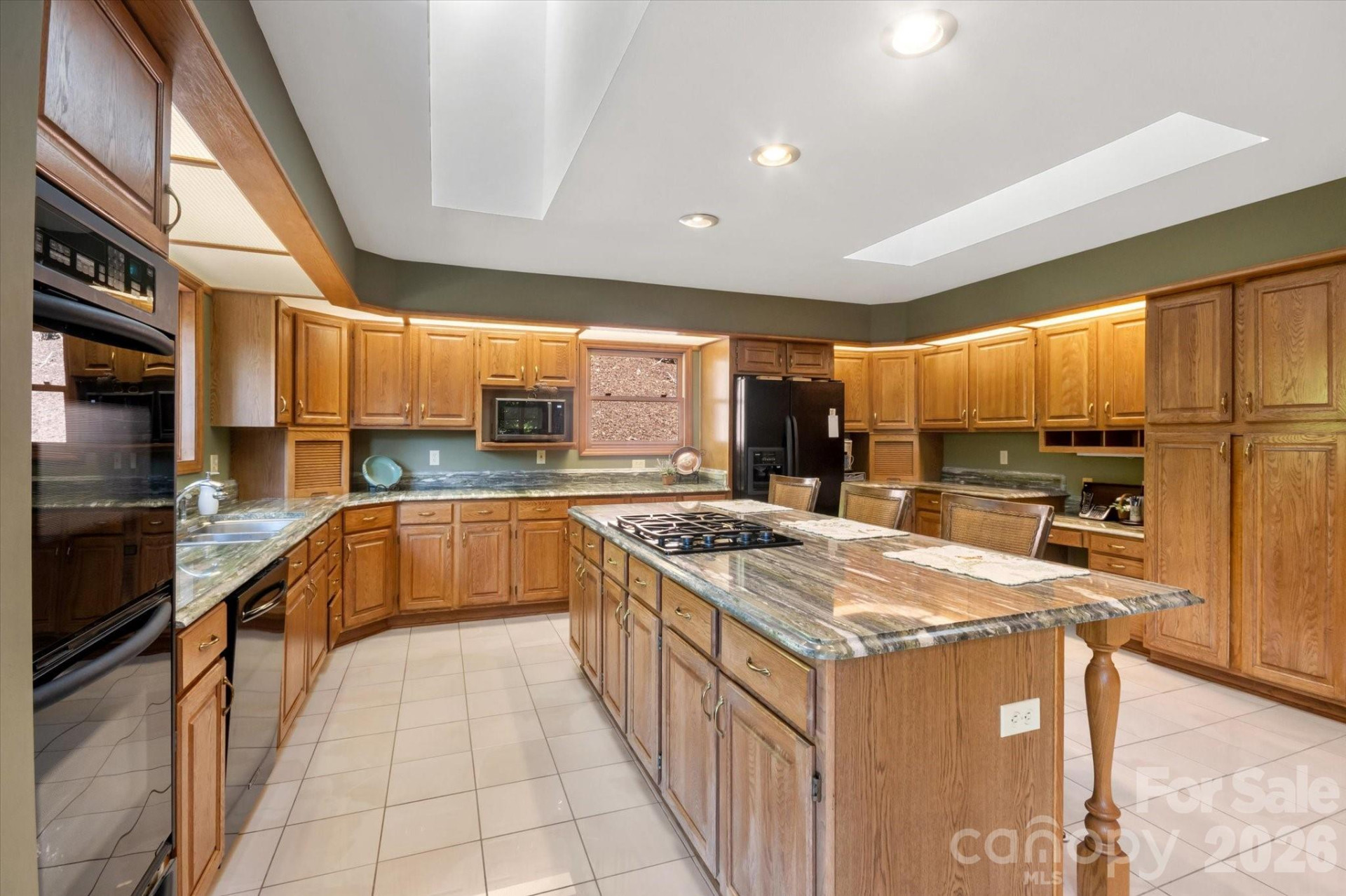 2240 Cumming Woods Lane - Photo 5