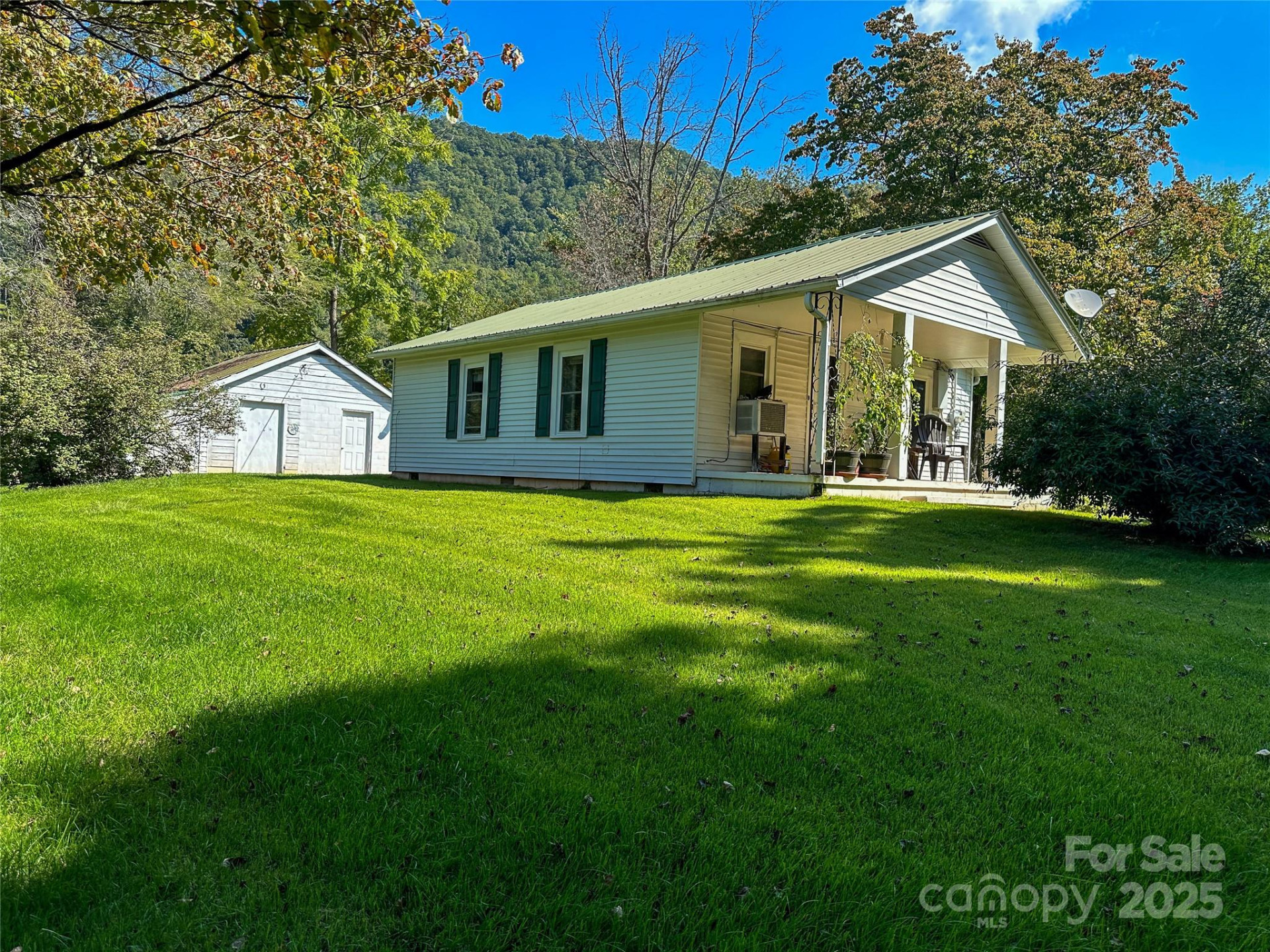 241 Canada Road - Photo 3