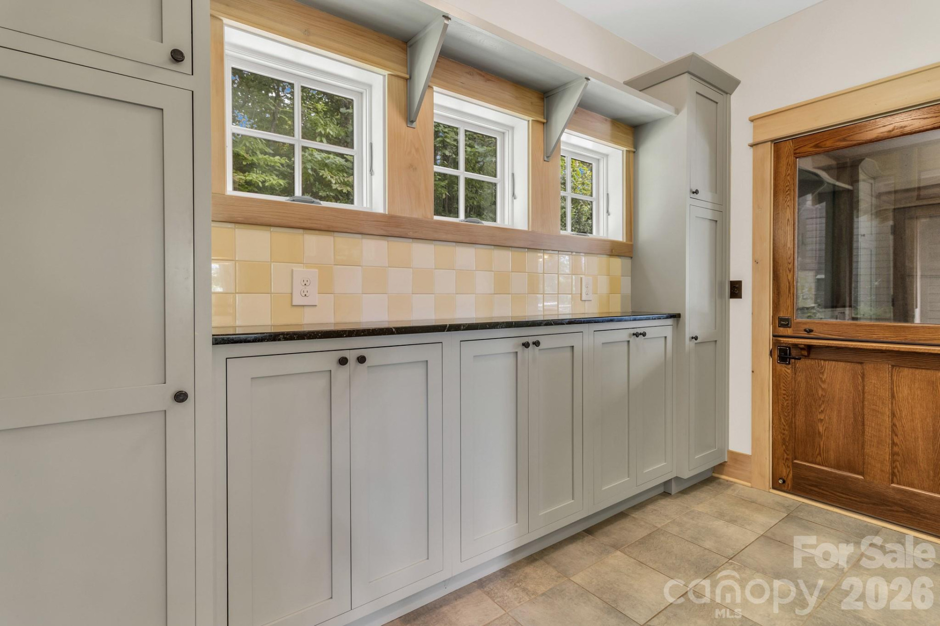 875 Creston Drive - Photo 11