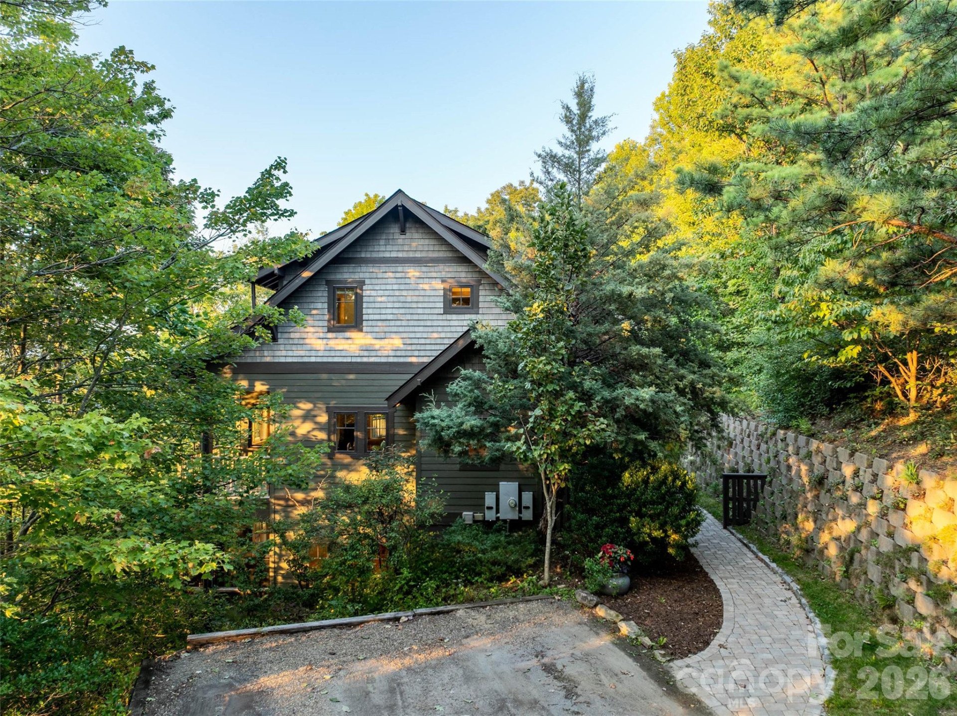 875 Creston Drive - Photo 3