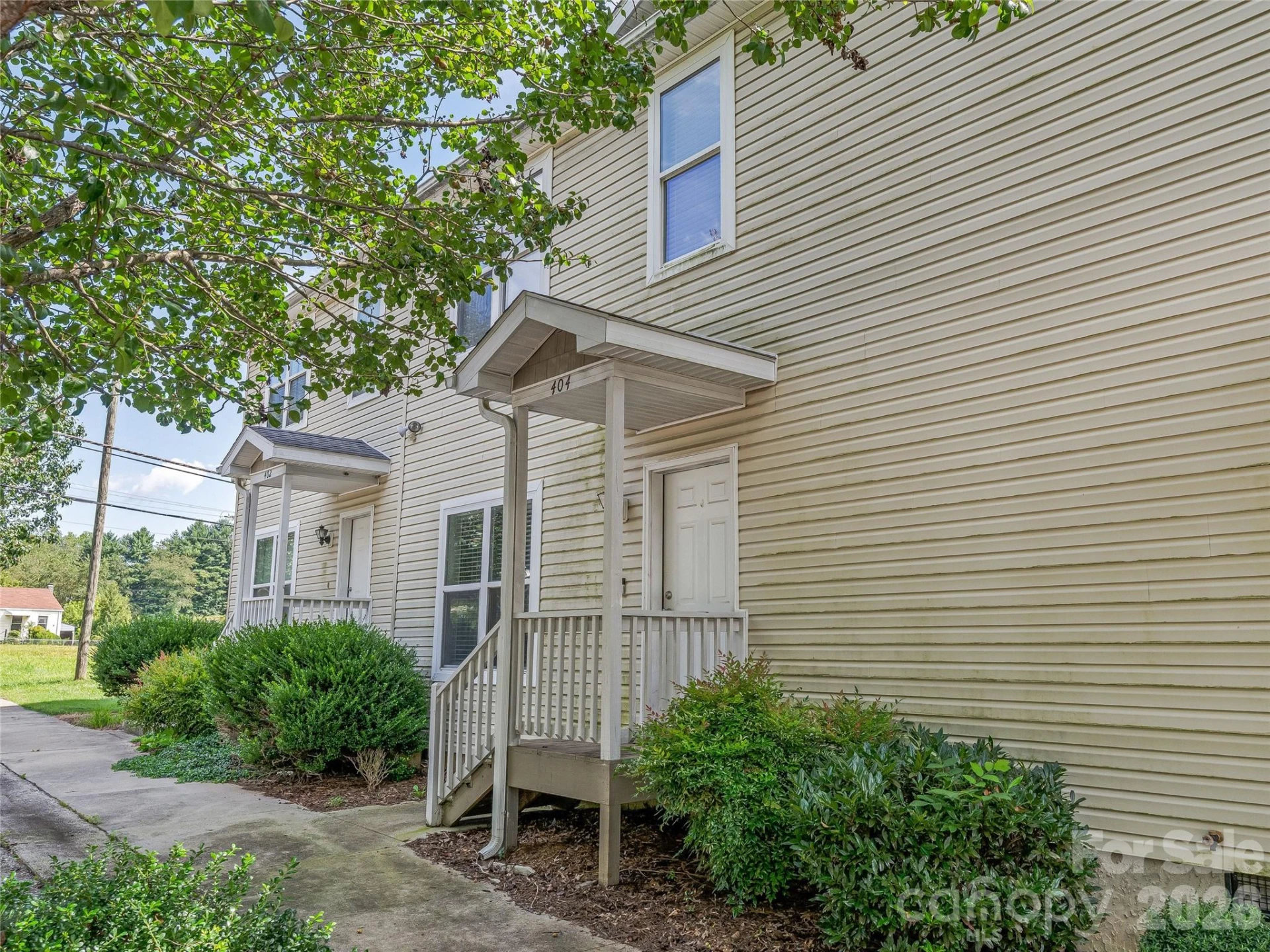 404 Villas Court - Photo 2