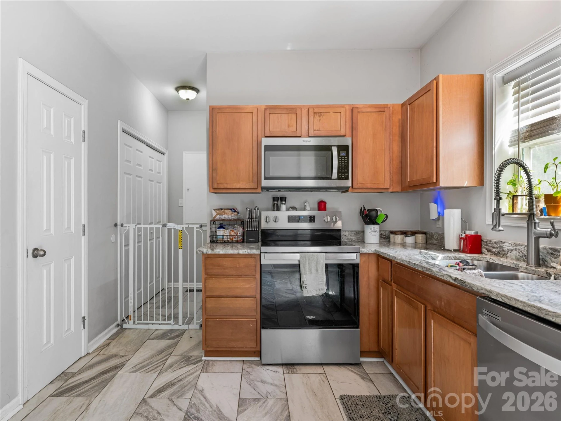 404 Villas Court - Photo 8