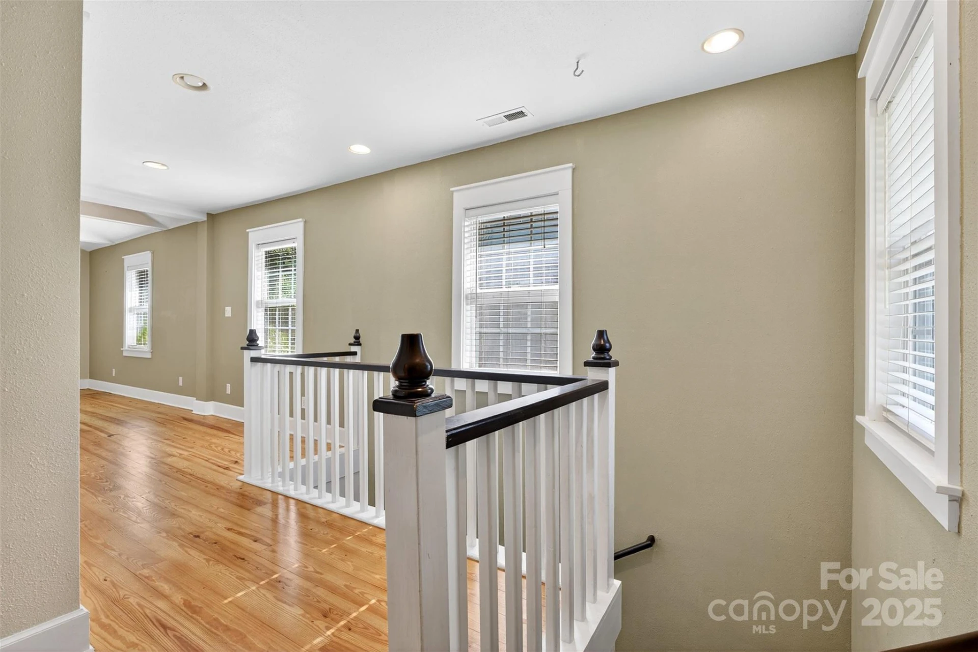 160 Howard Street - Photo 18