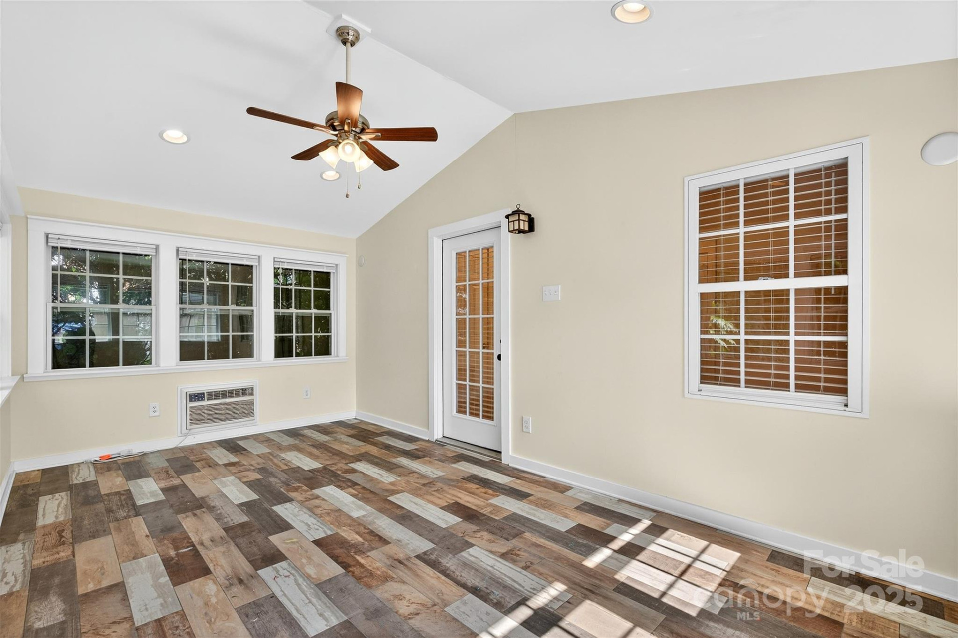 160 Howard Street - Photo 34