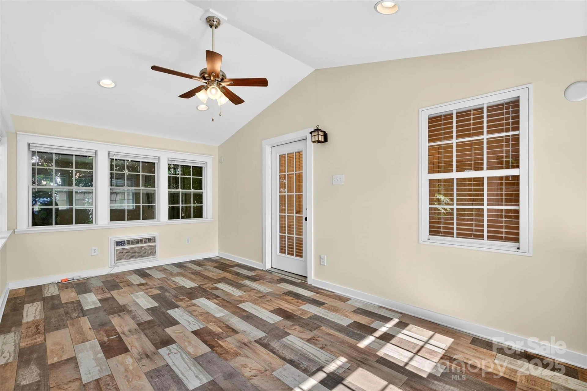 160 Howard Street - Photo 34