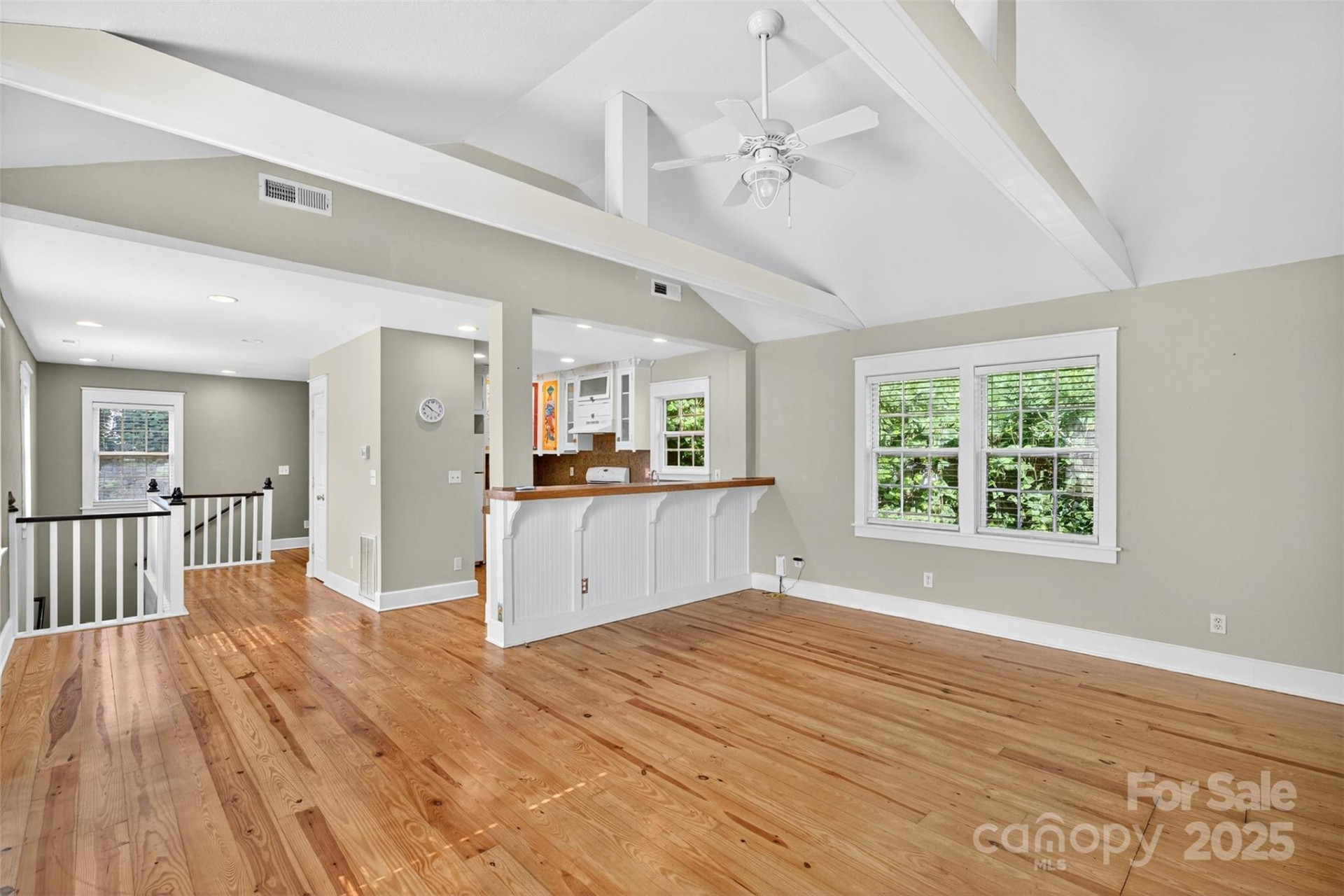 160 Howard Street - Photo 8