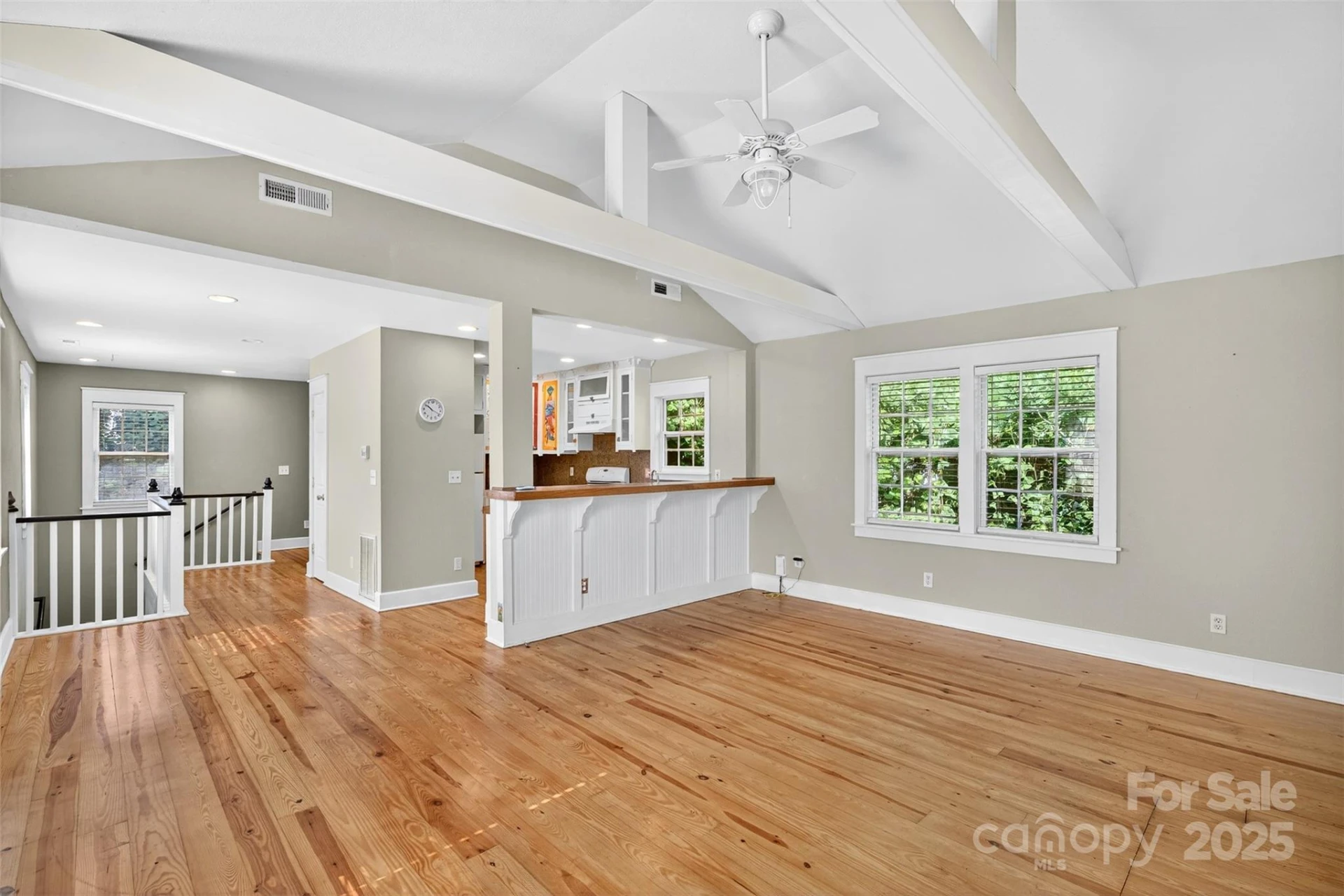 160 Howard Street - Photo 8