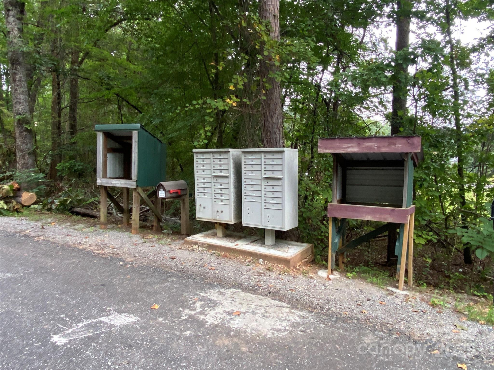 00 Springvalley Drive - Photo 4