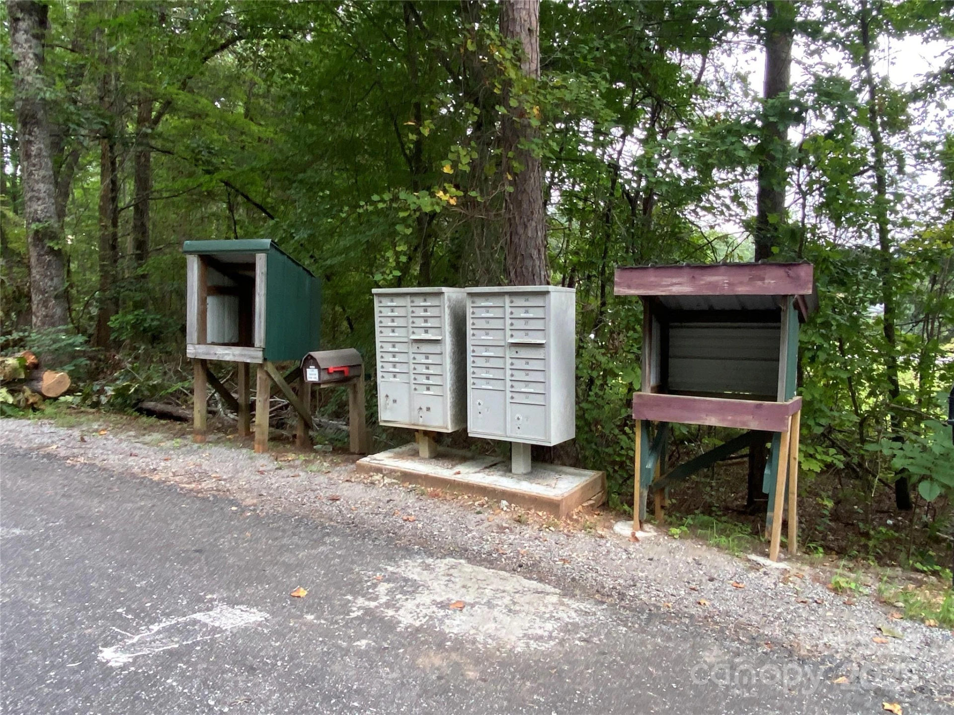 00 Springvalley Drive - Photo 4
