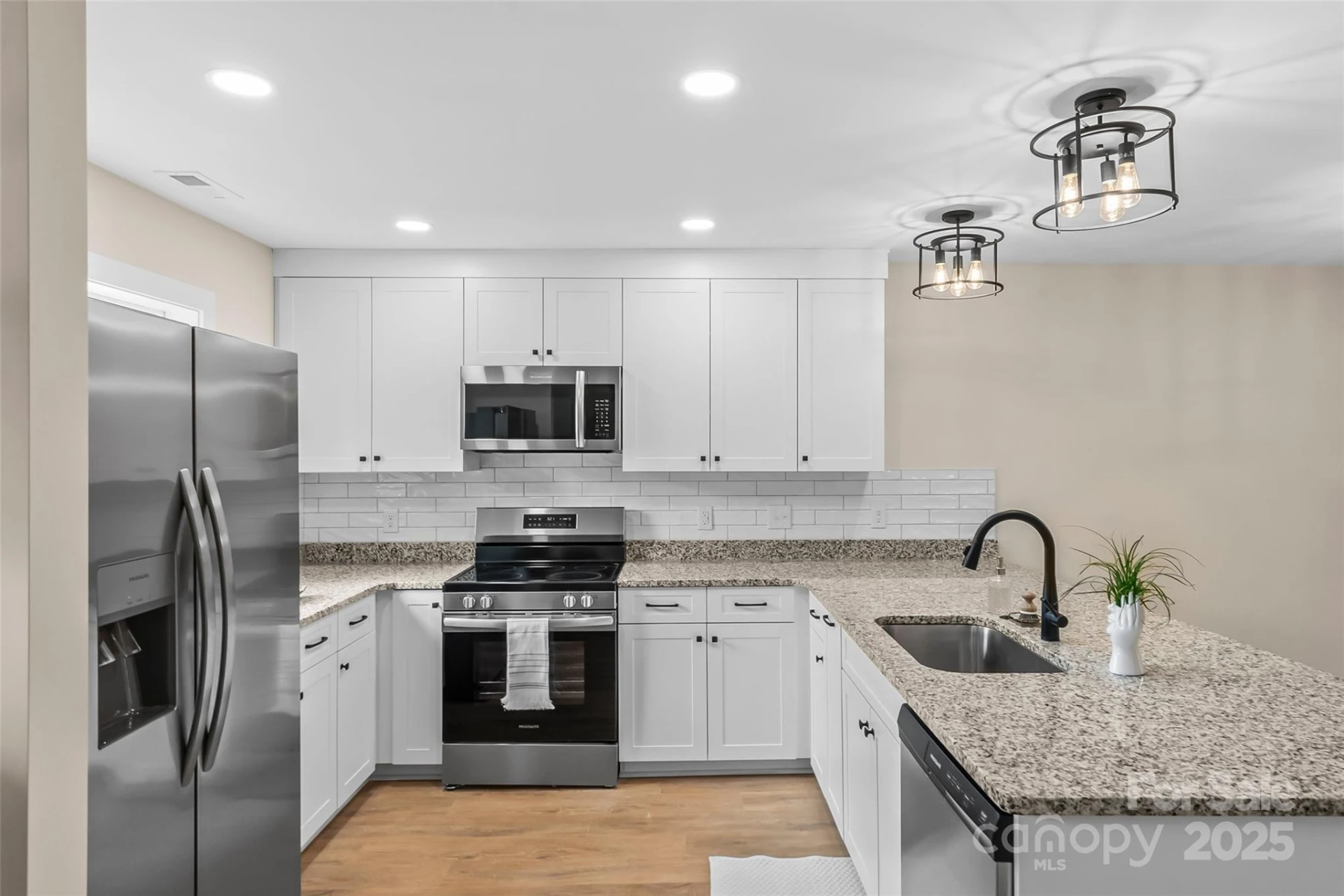 204 Beacon Avenue - Photo 6
