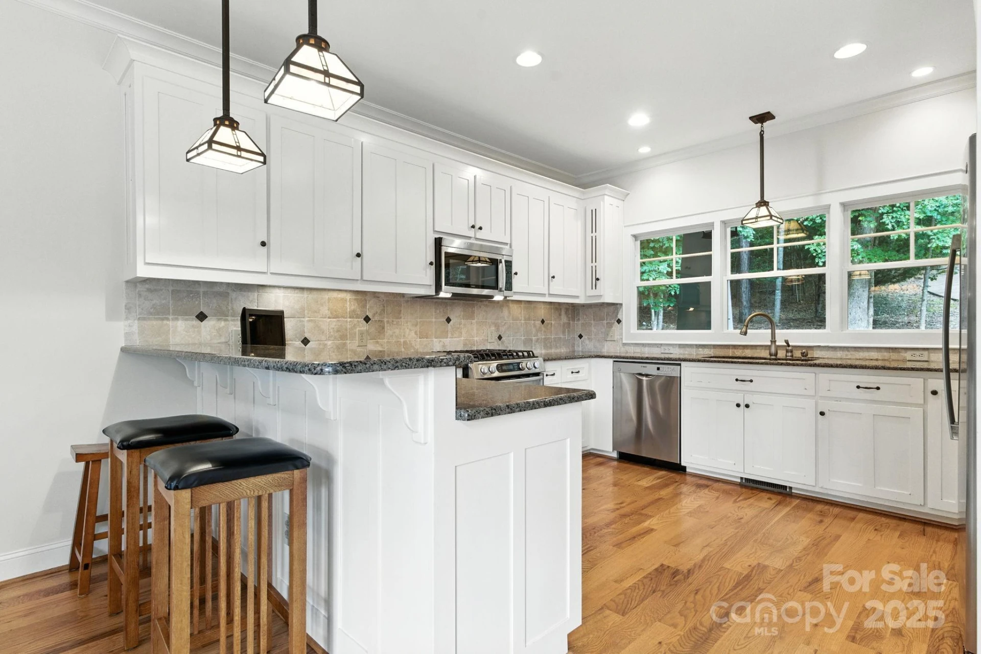 1461 Sunset Point Drive - Photo 12