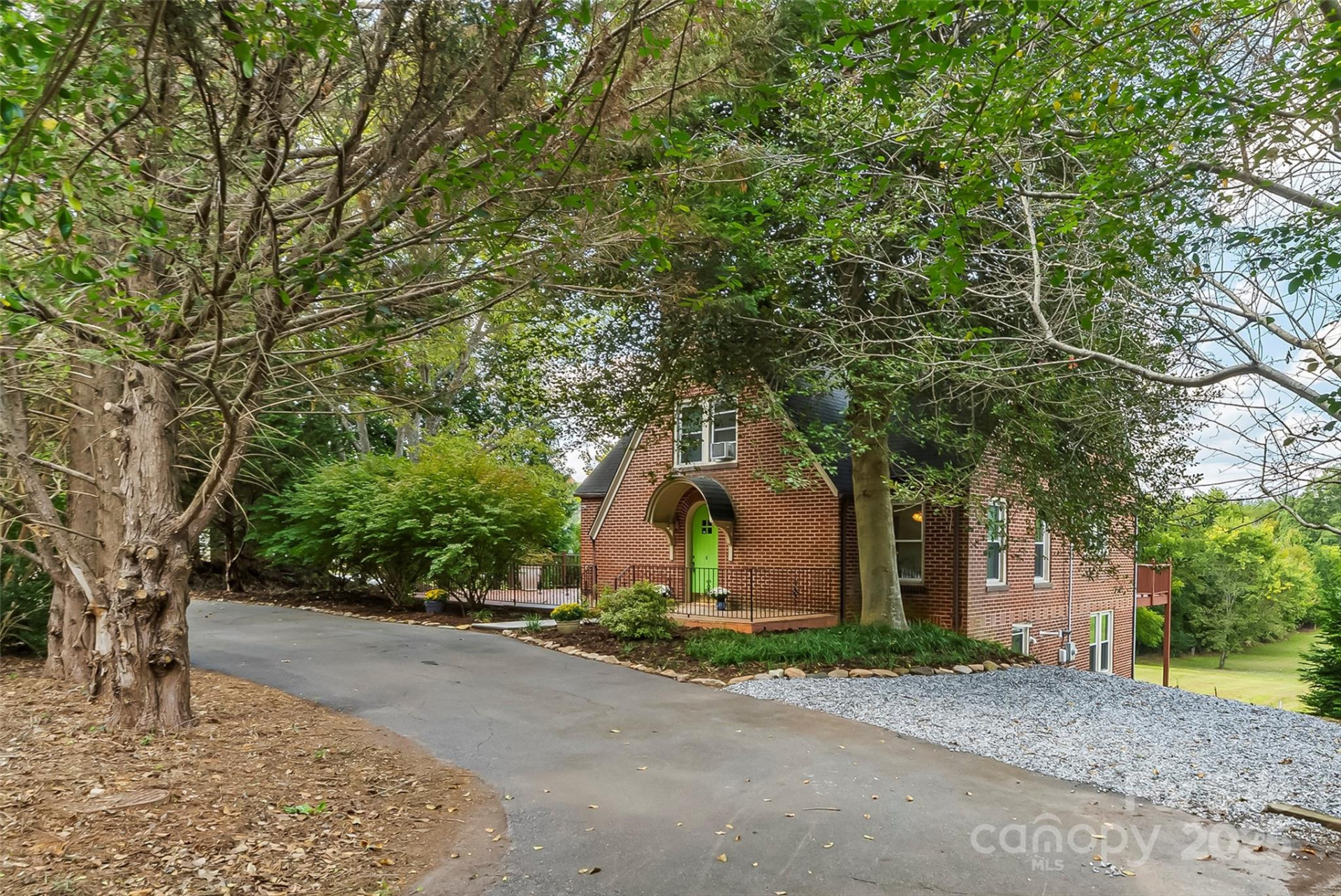 1205 Union Street - Photo 2