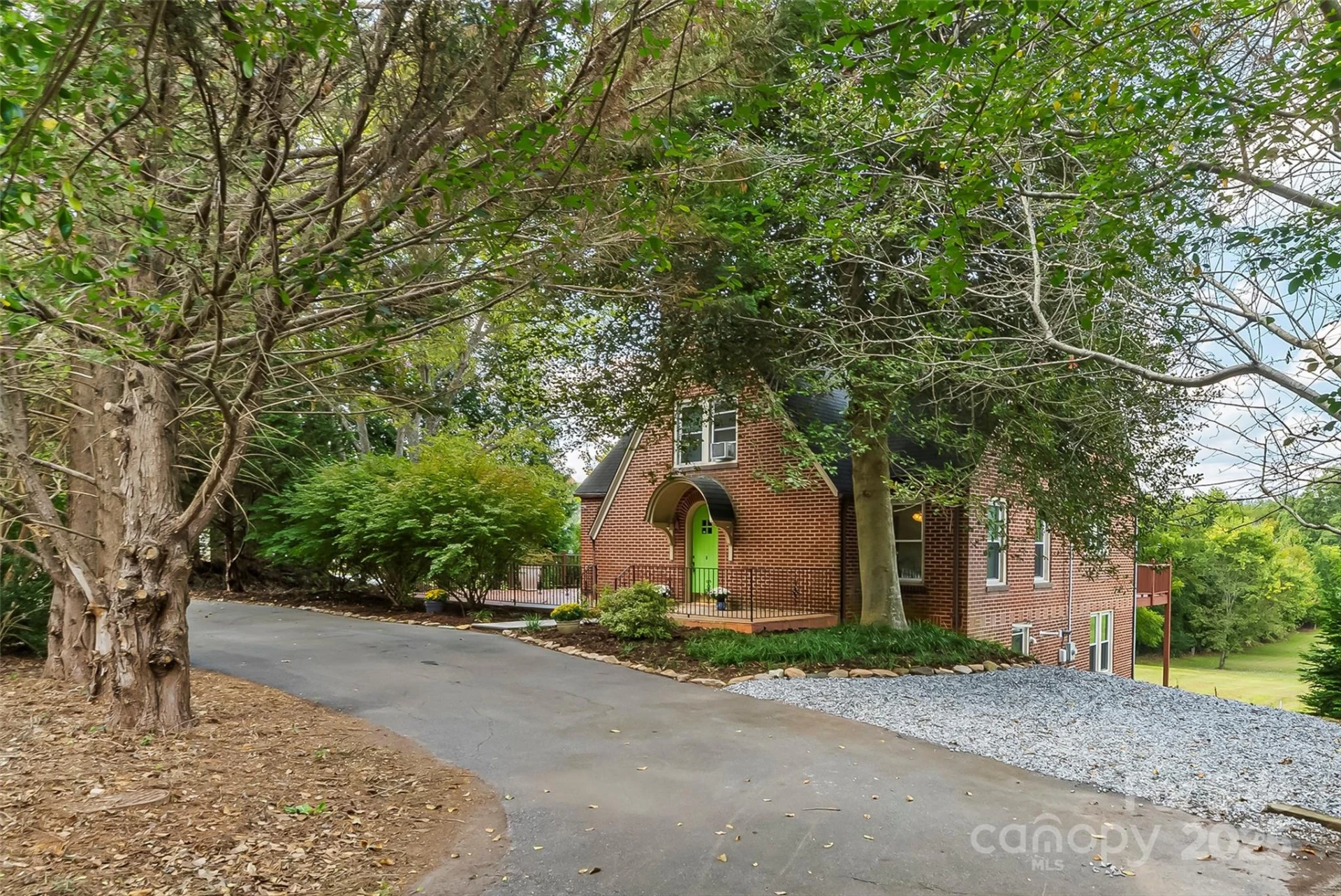 1205 Union Street - Photo 2