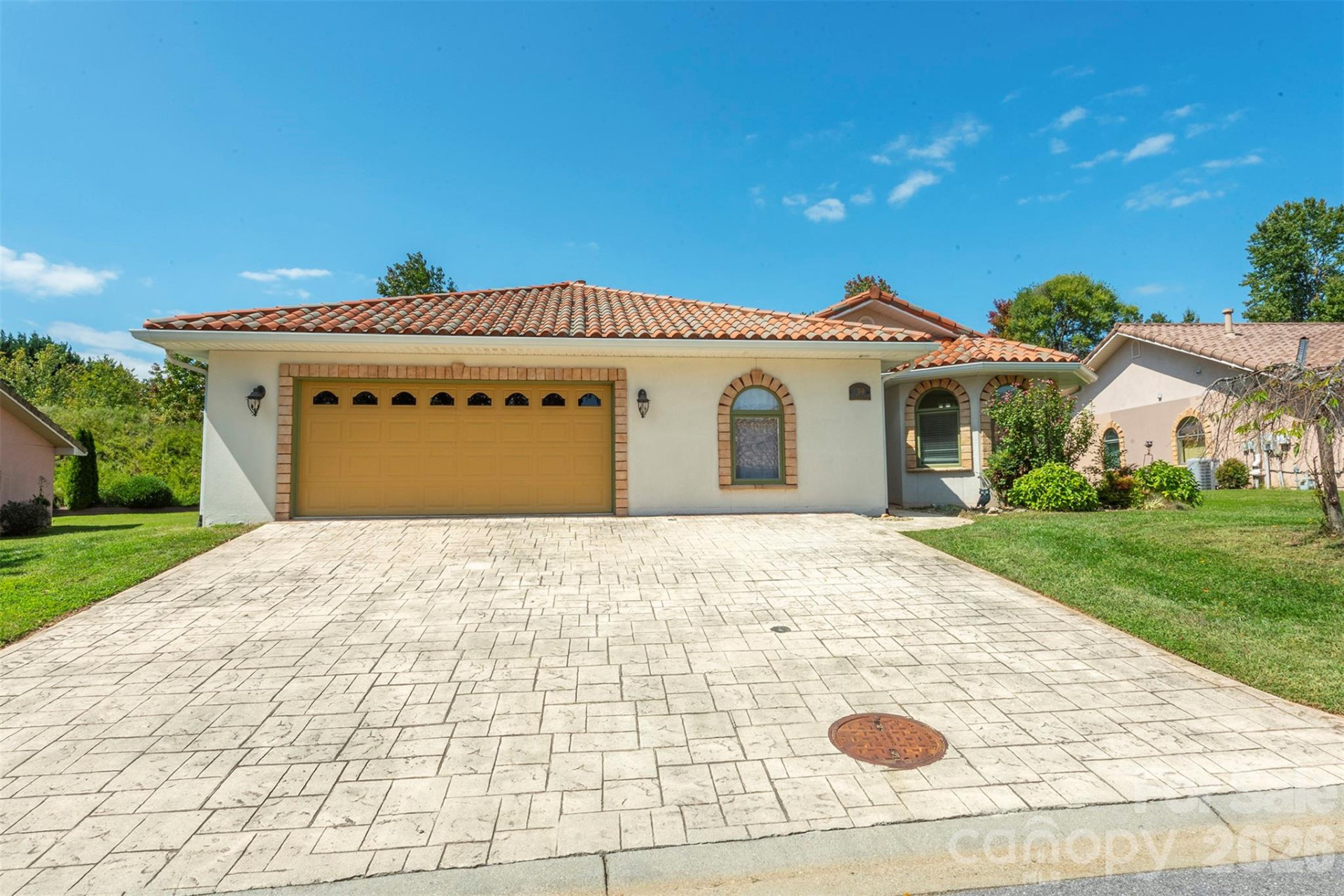 39 Pacifico Drive - Photo 2