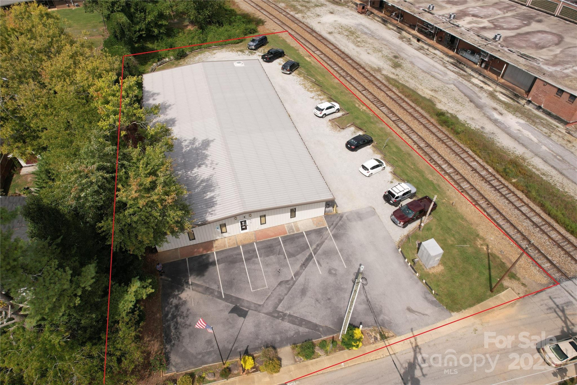 713 Ray Avenue - Photo 3