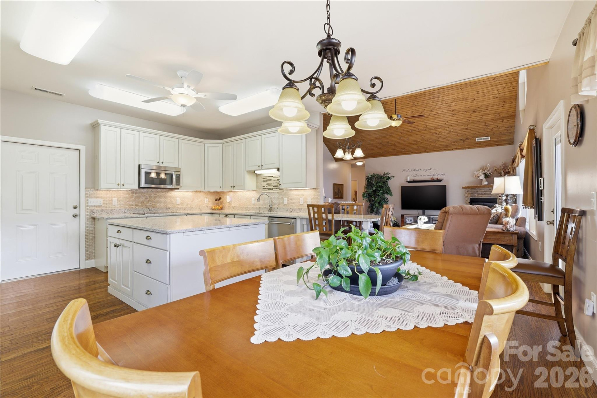 140 Debbie Loop - Photo 14