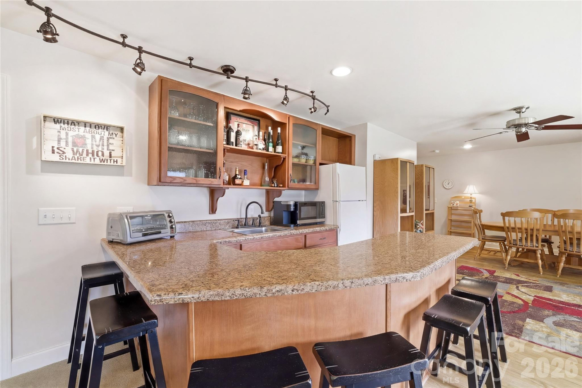 140 Debbie Loop - Photo 33