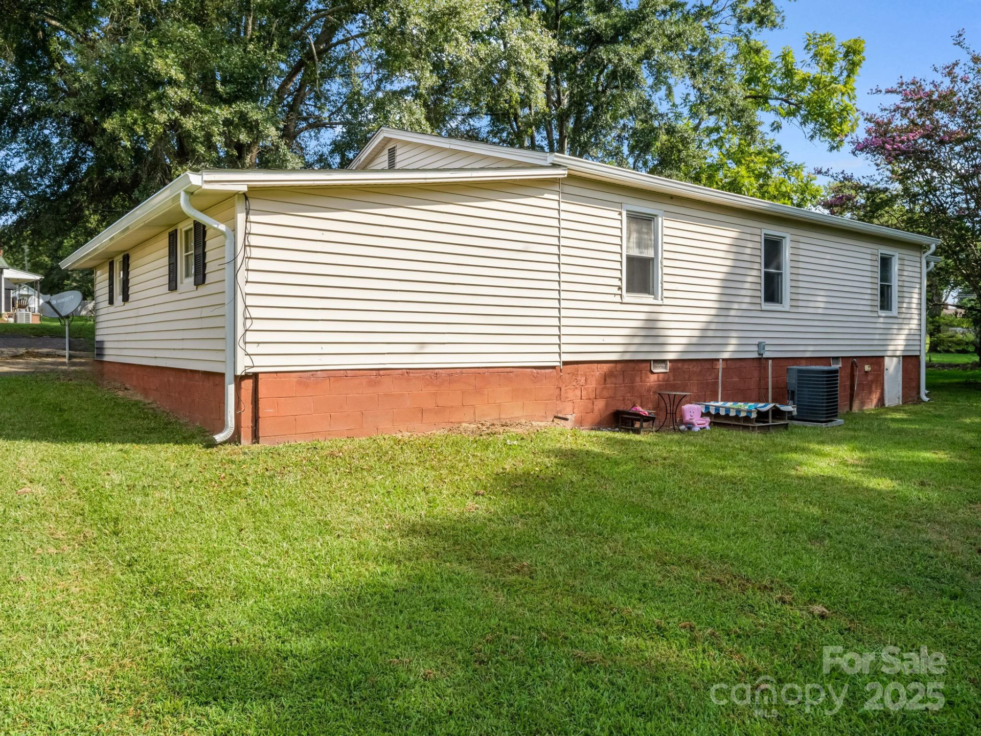 183 Hollywood Street - Photo 4