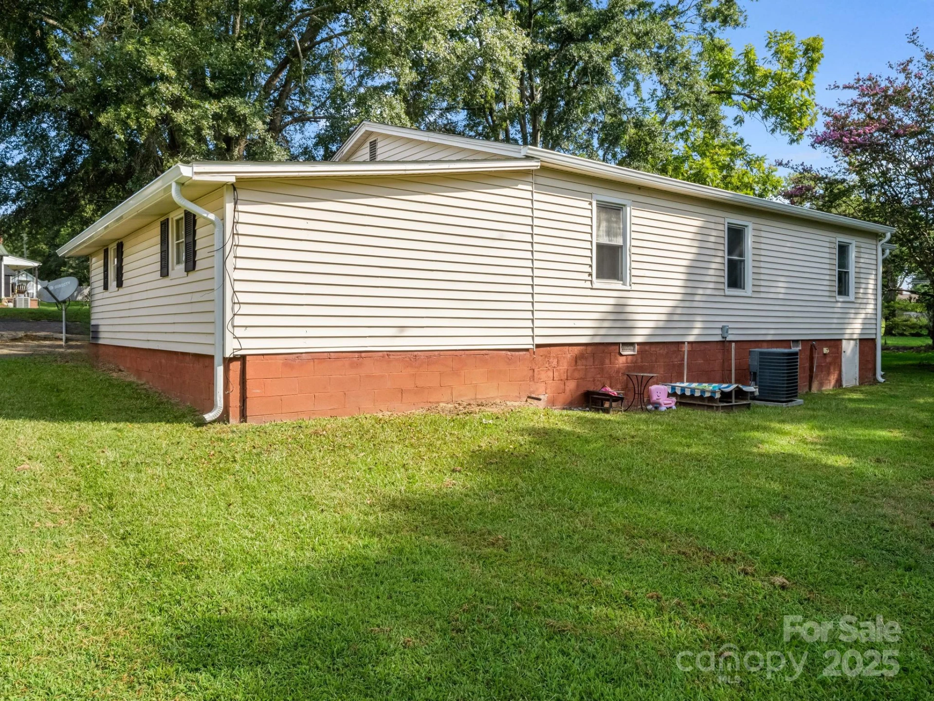 183 Hollywood Street - Photo 4