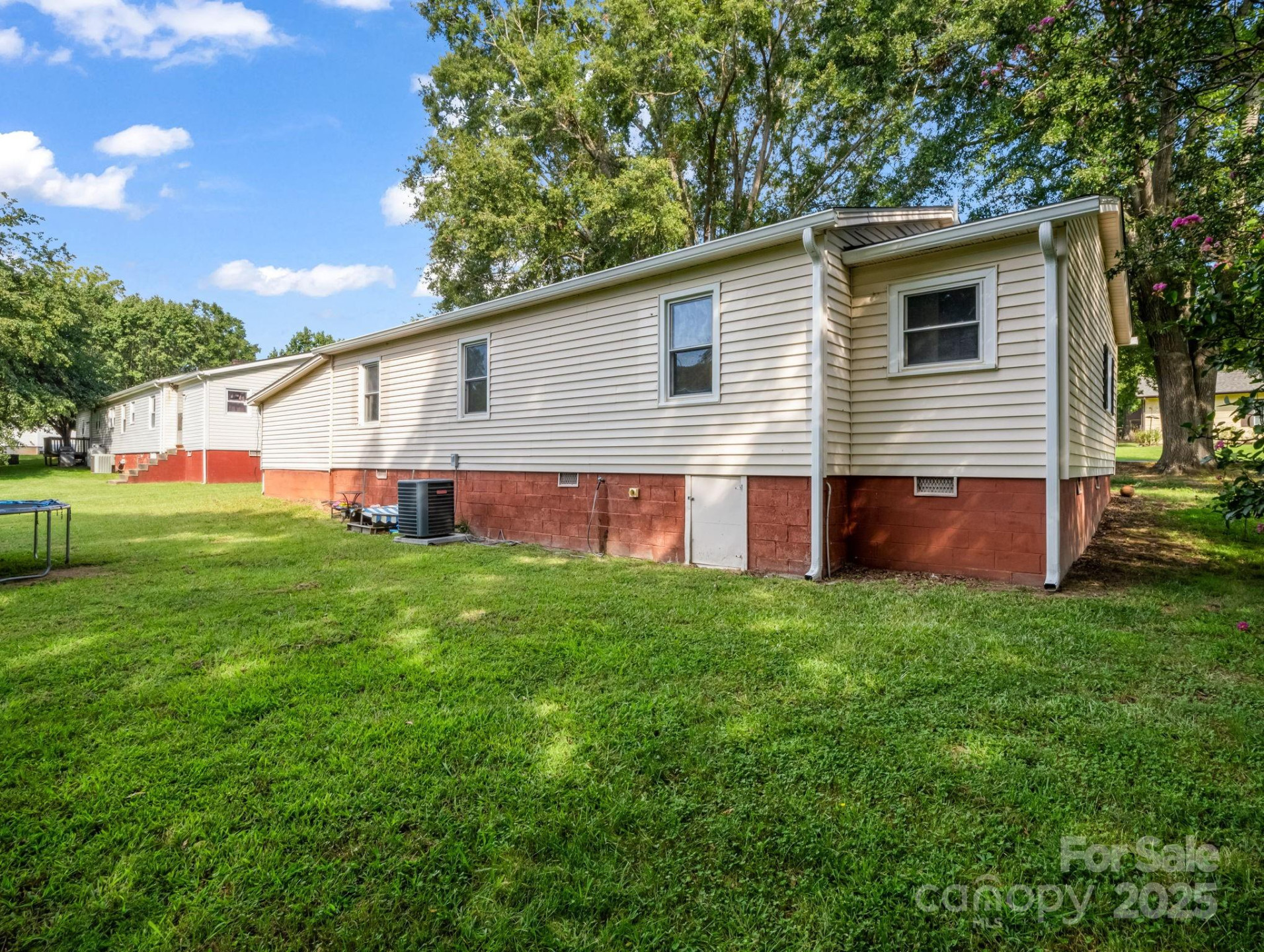 183 Hollywood Street - Photo 5