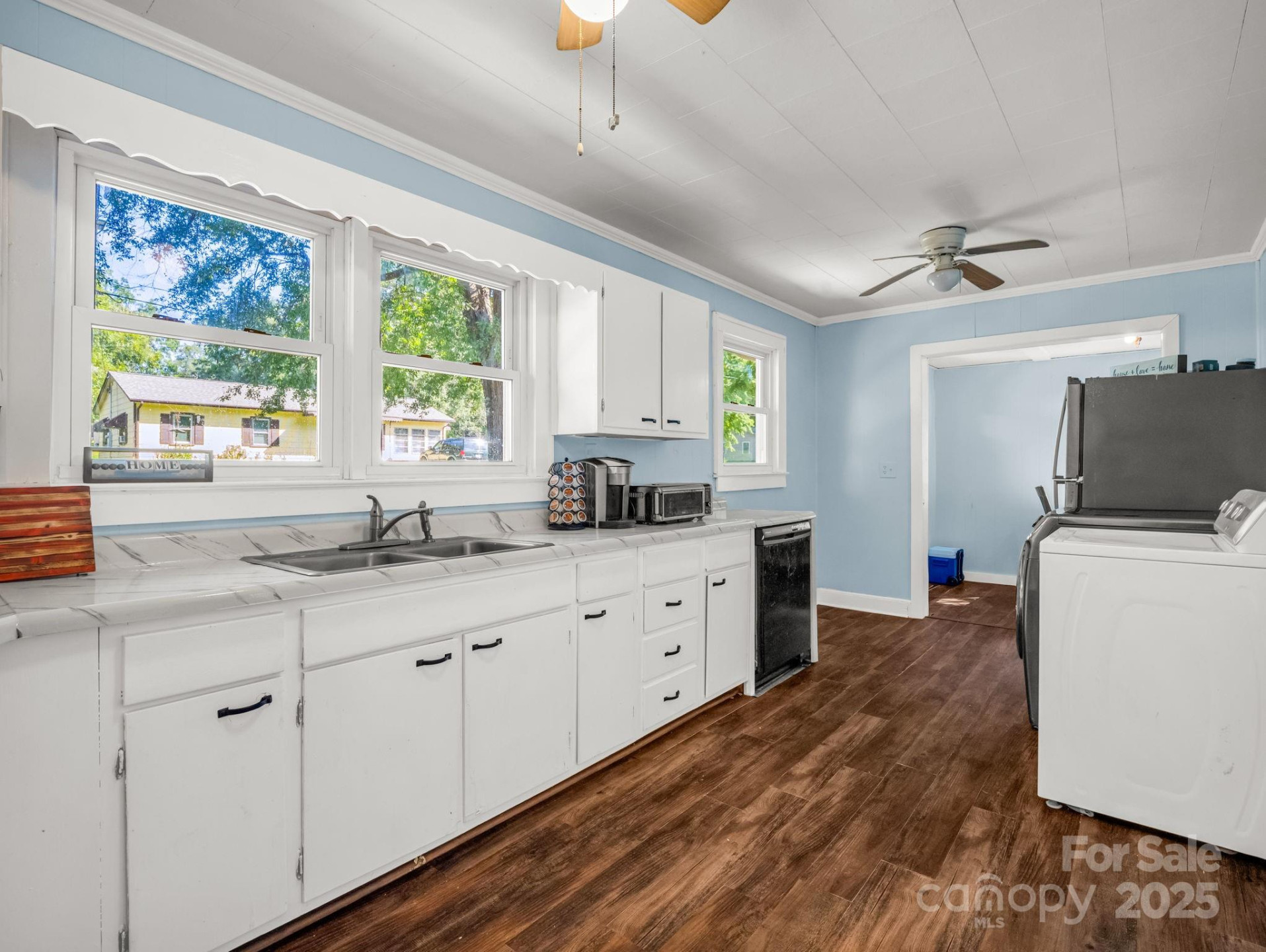 183 Hollywood Street - Photo 10