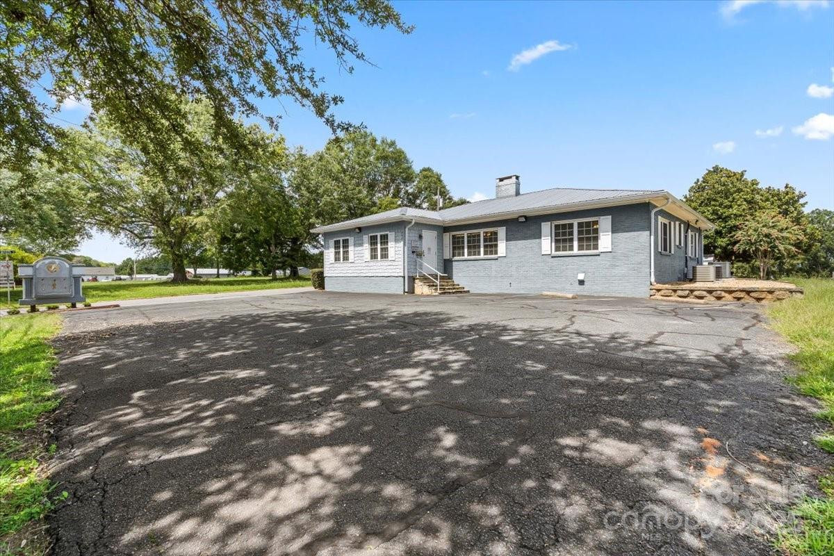 492 Main Street - Photo 2