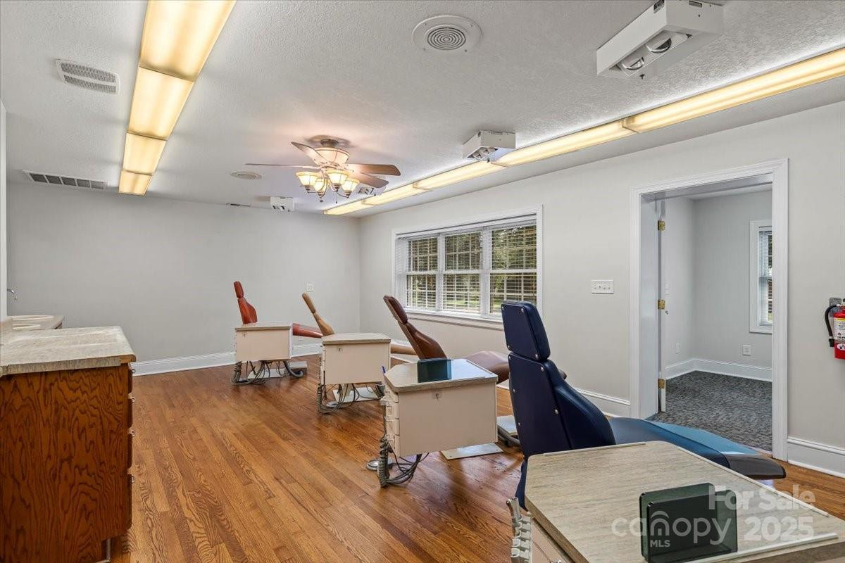 492 Main Street - Photo 4