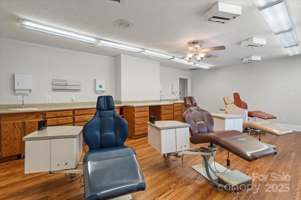 492 Main Street - Photo 5