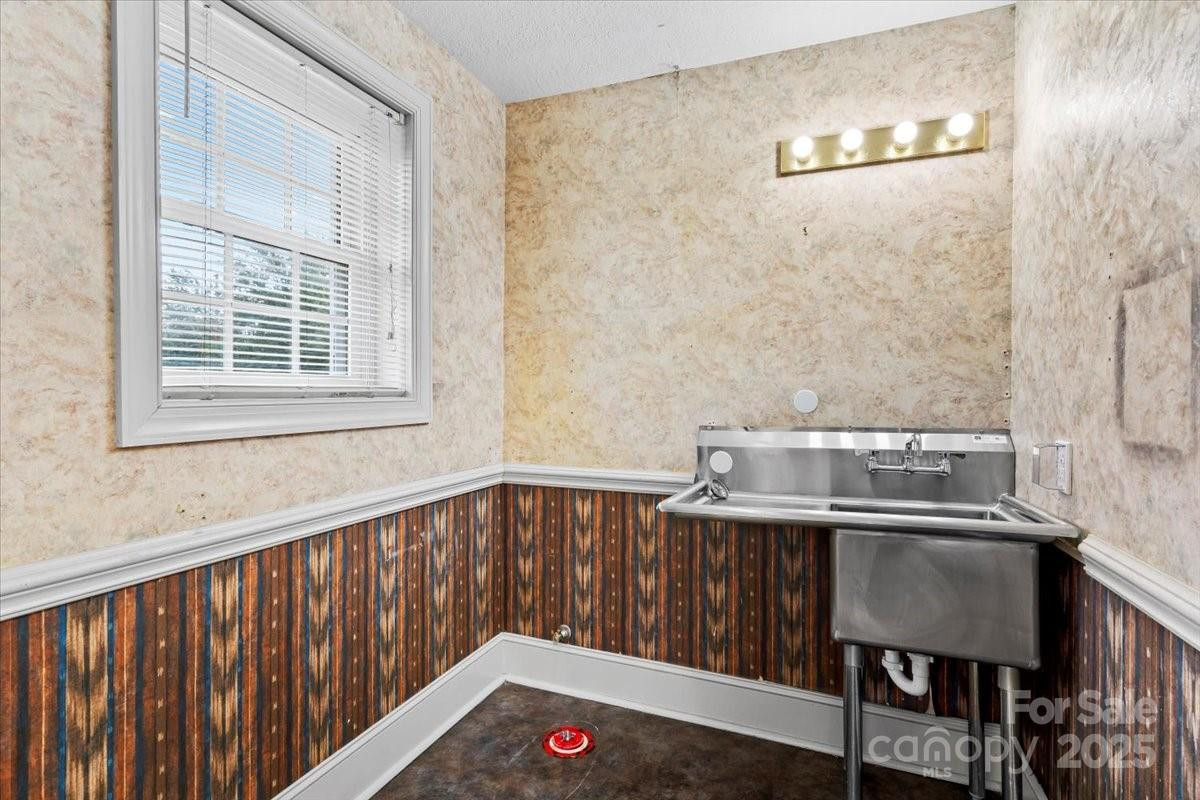 492 Main Street - Photo 42