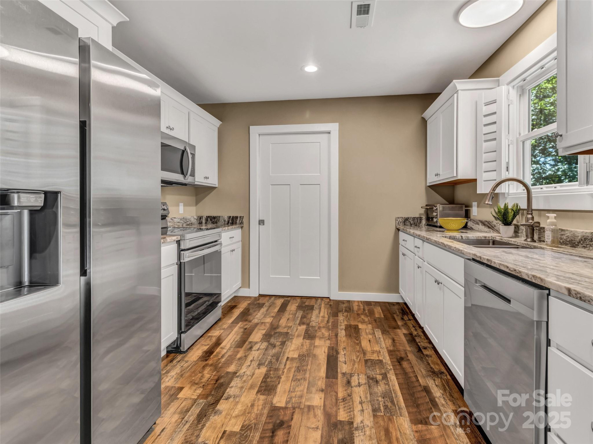 212 Walt Drive - Photo 24