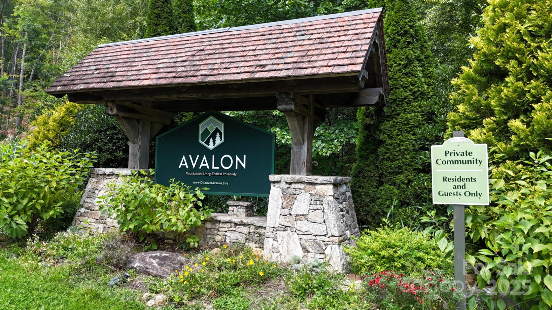 2222 Sleepy Hollow Drive - Photo 4