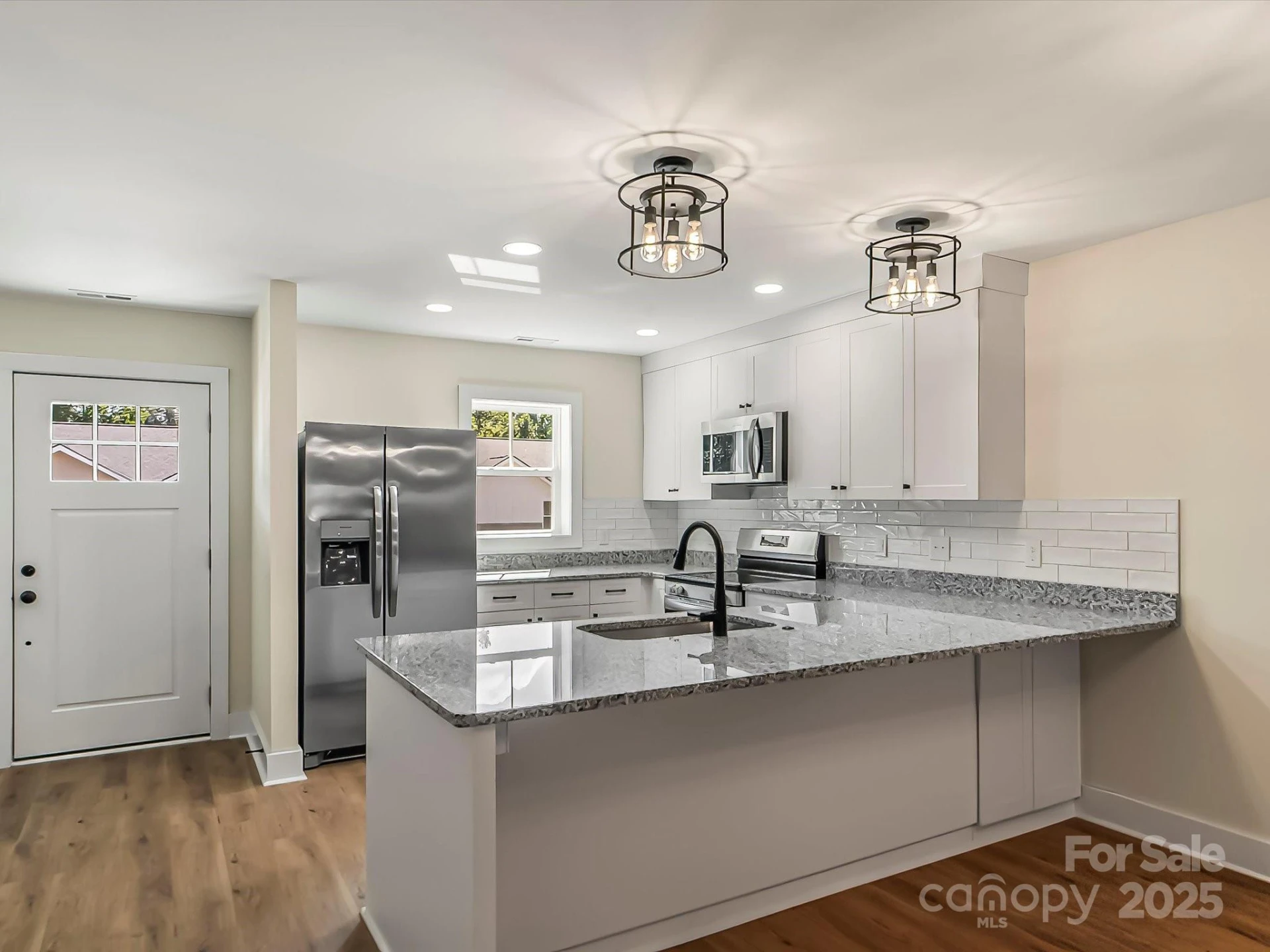 202 Beacon Avenue - Photo 5