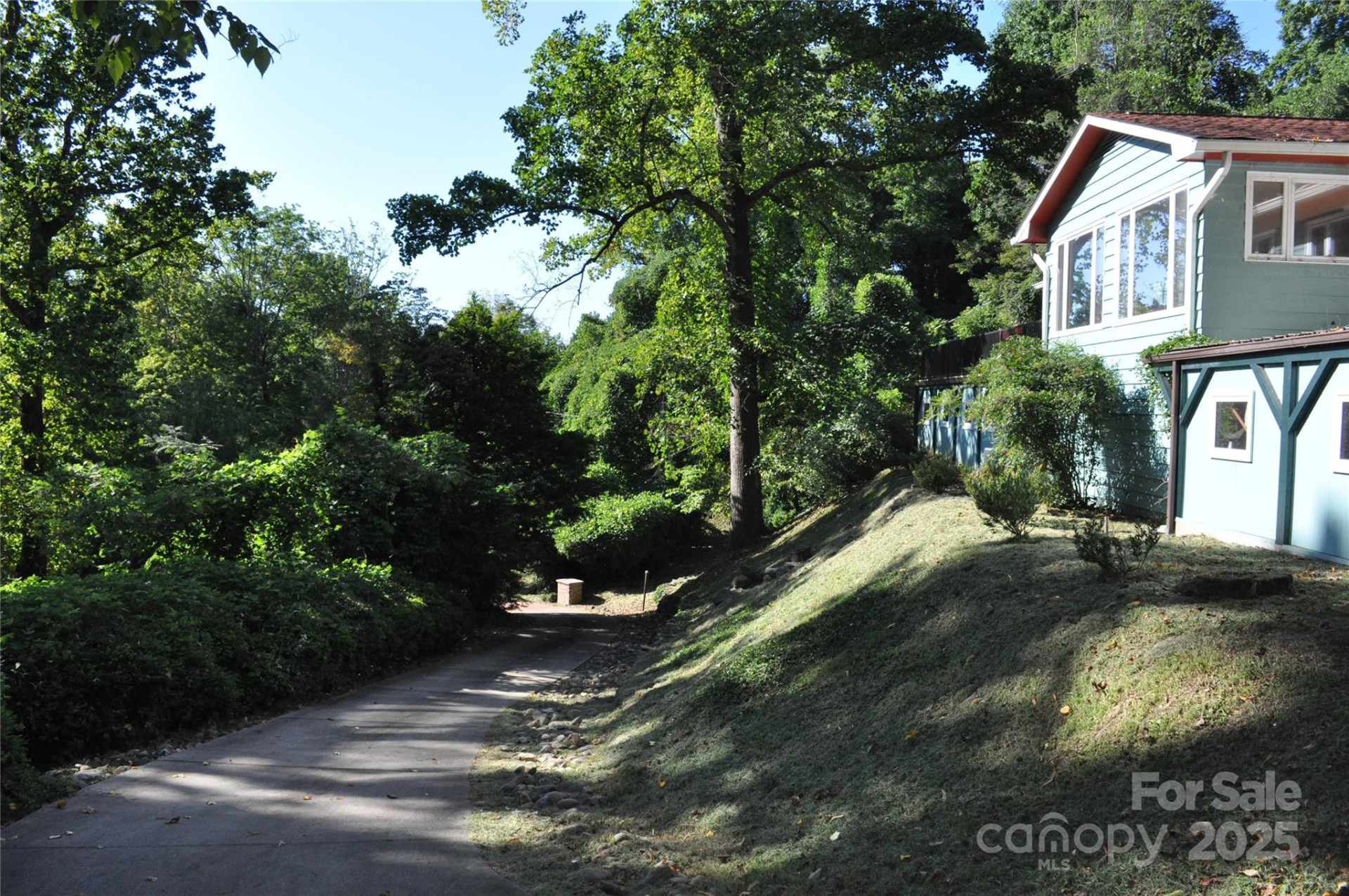 502 Meadowlark Drive - Photo 2