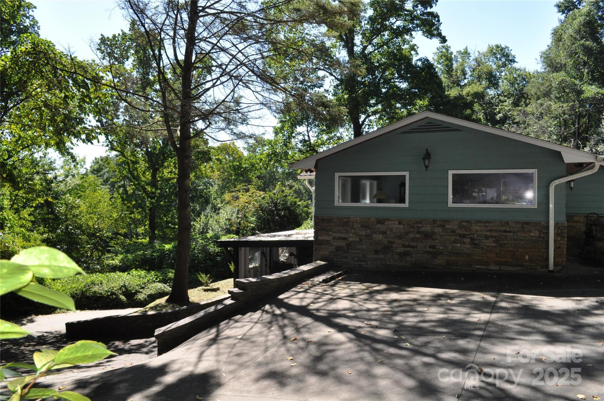 502 Meadowlark Drive - Photo 11