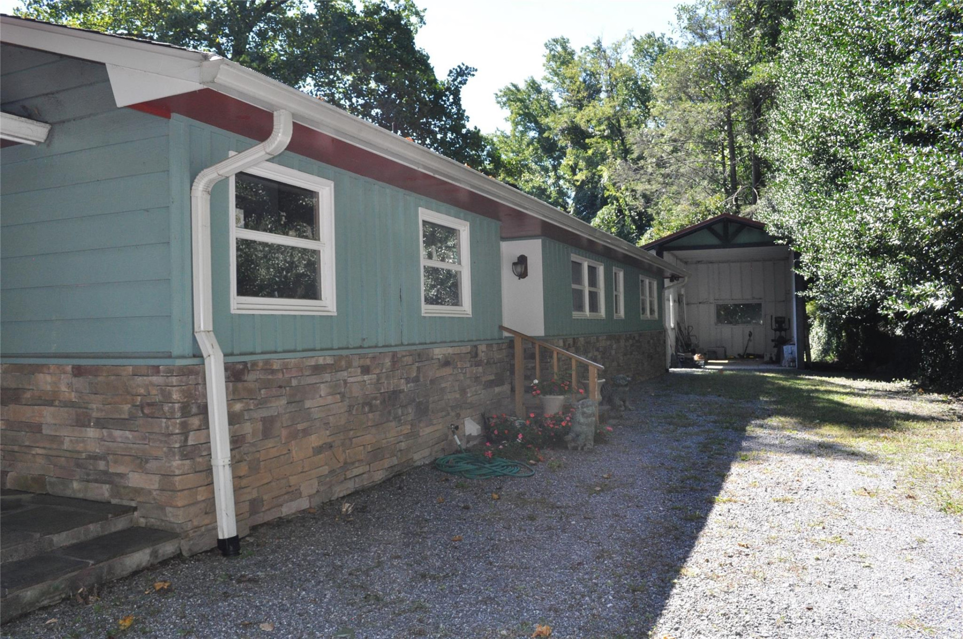 502 Meadowlark Drive - Photo 8