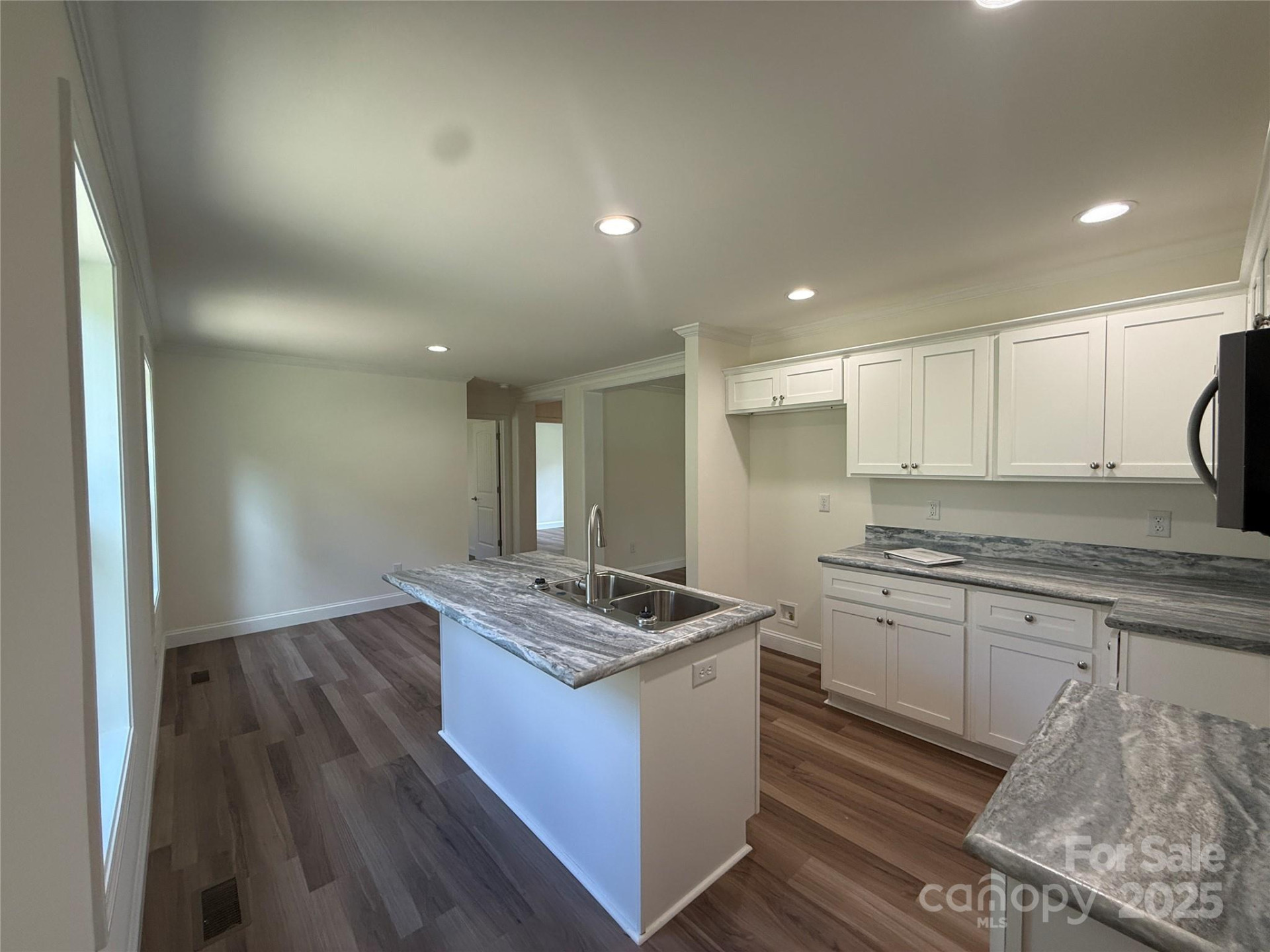 204 Oscelake Way - Photo 13