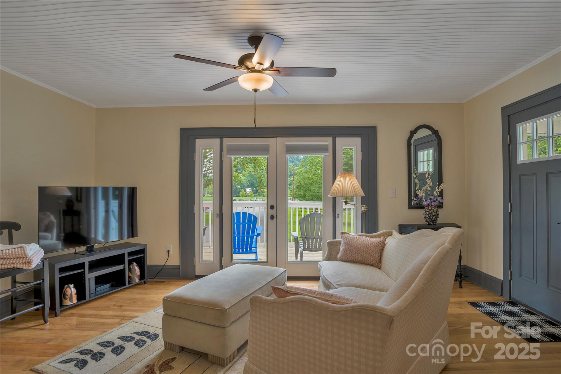 123 Marshall Street - Photo 2