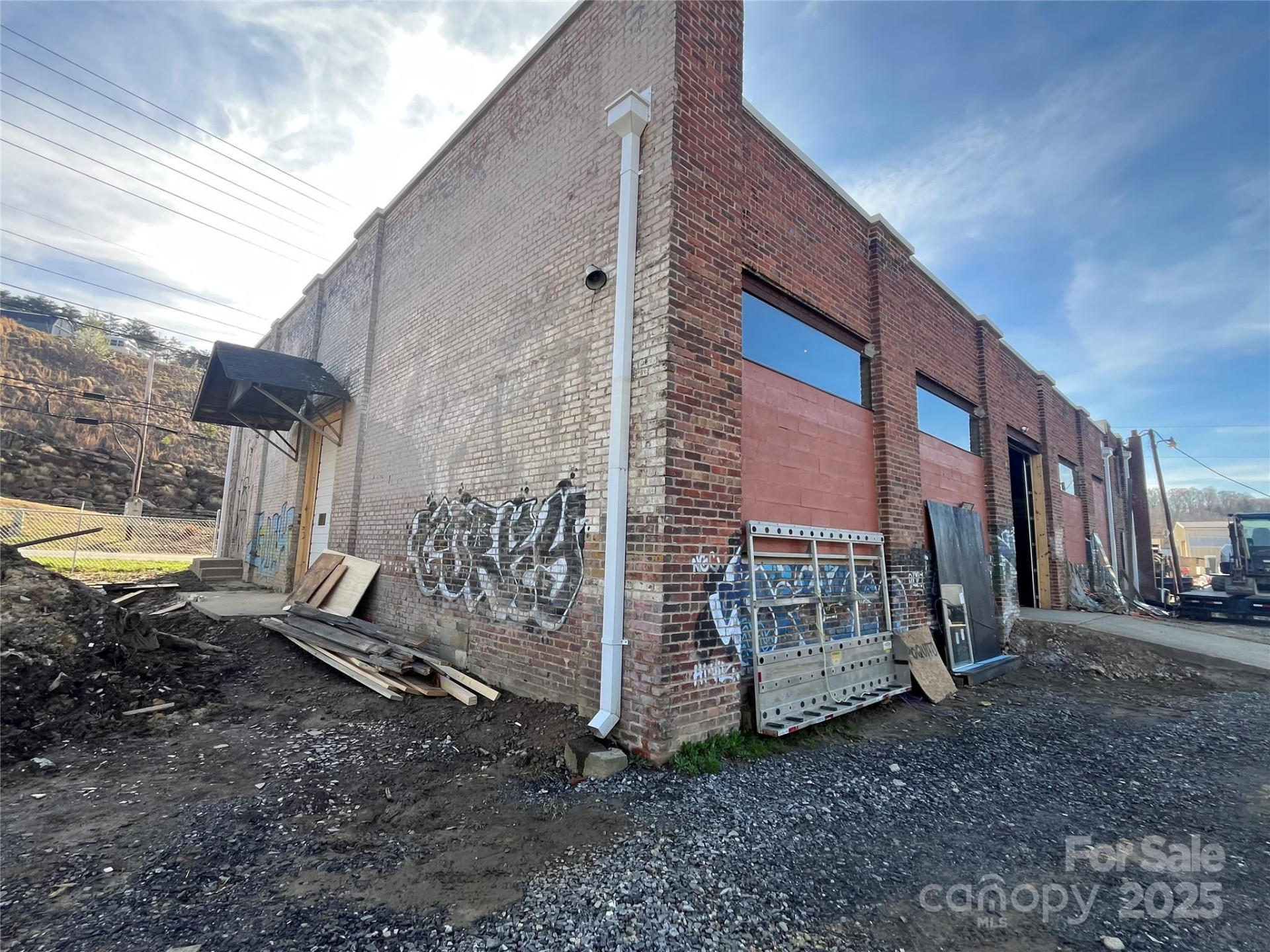 860 Riverside Drive - Photo 3