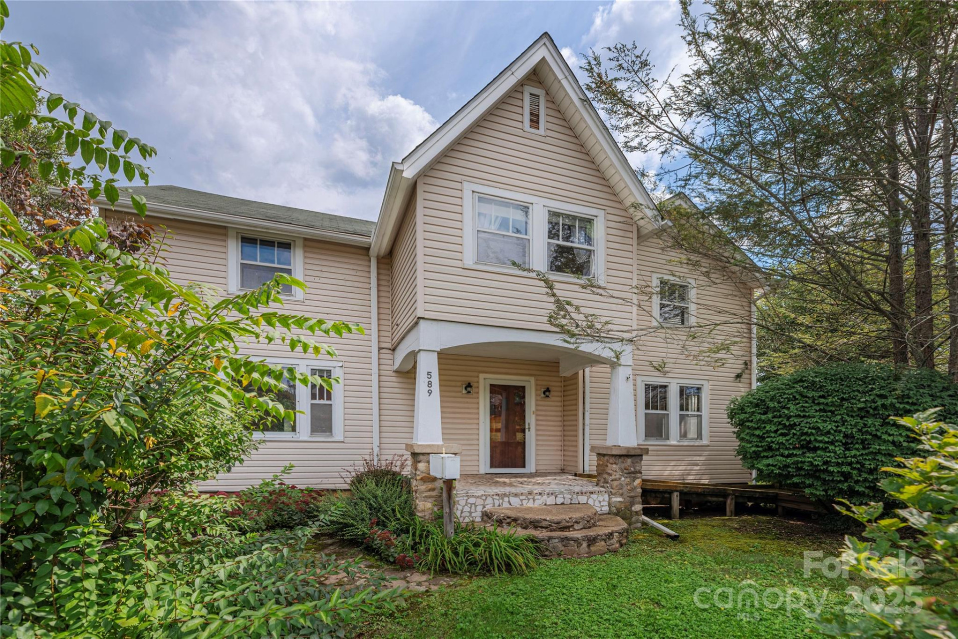 589 Pisgah Drive - Photo 3