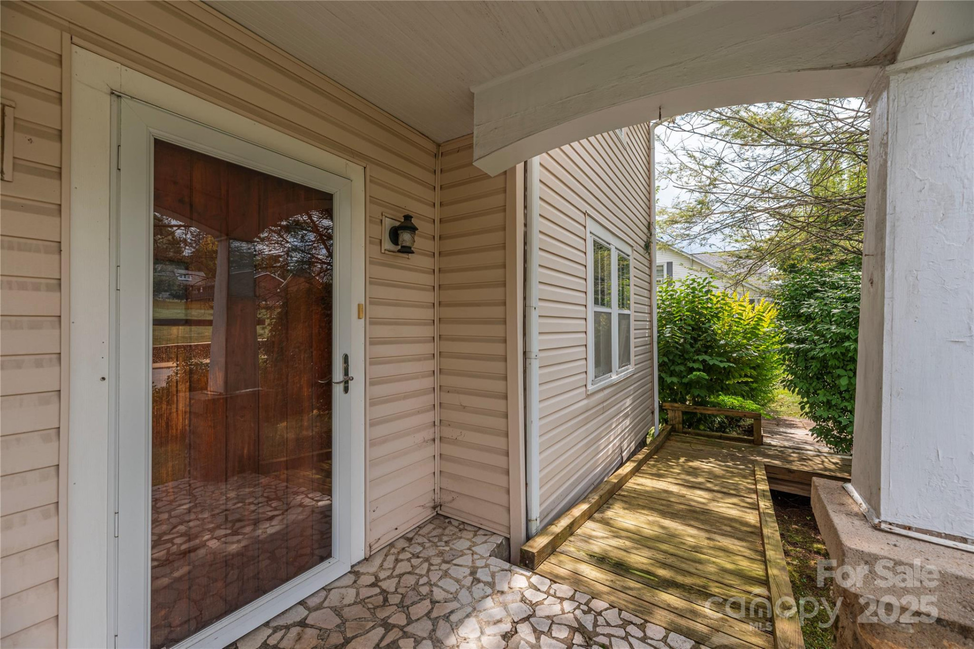 589 Pisgah Drive - Photo 4