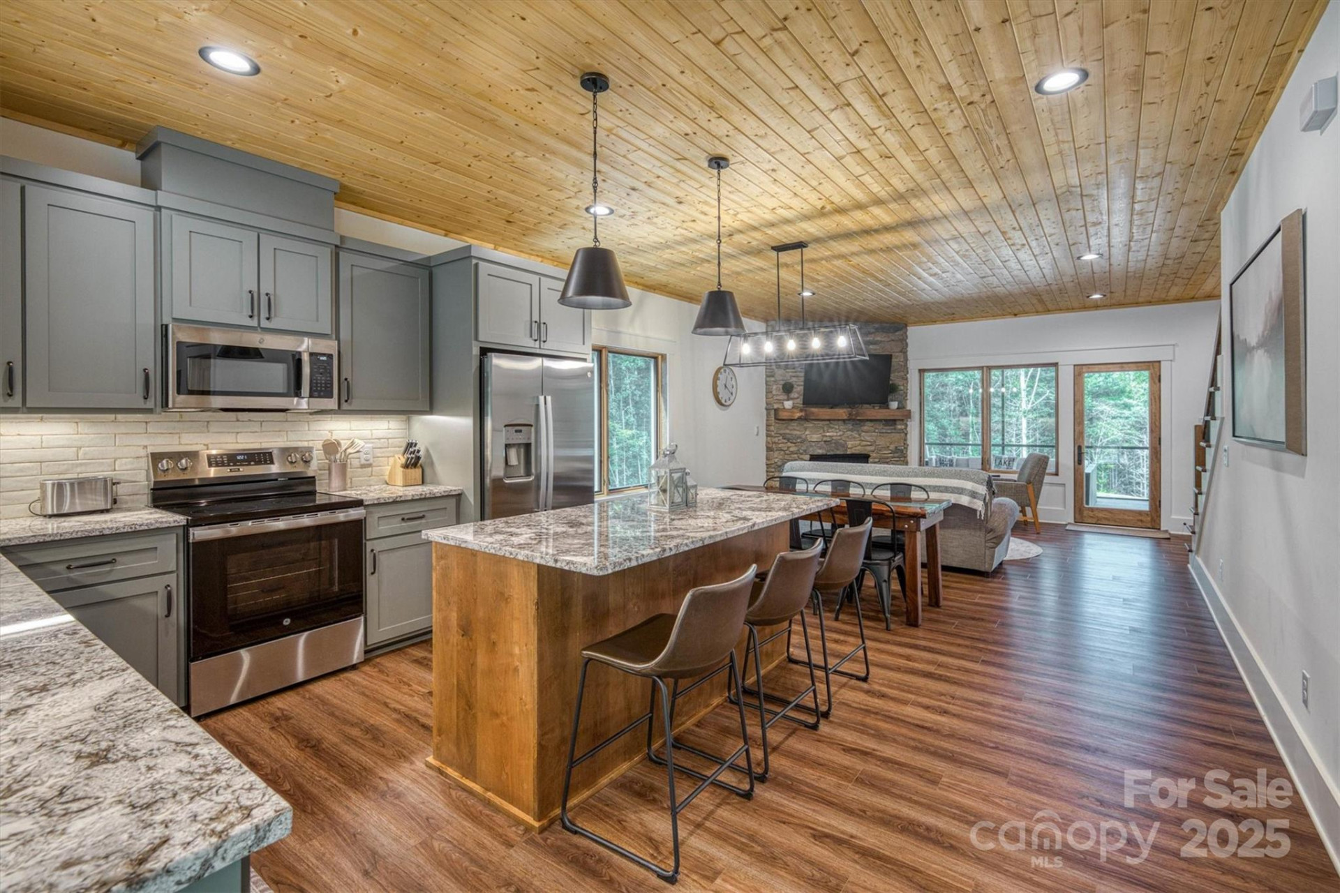 1370 Saylor Way #8 - Photo 17