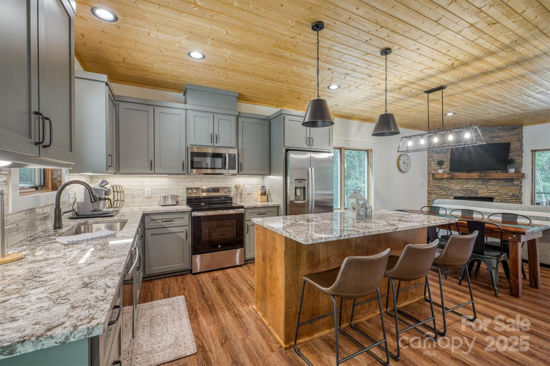 1370 Saylor Way #8 - Photo 18